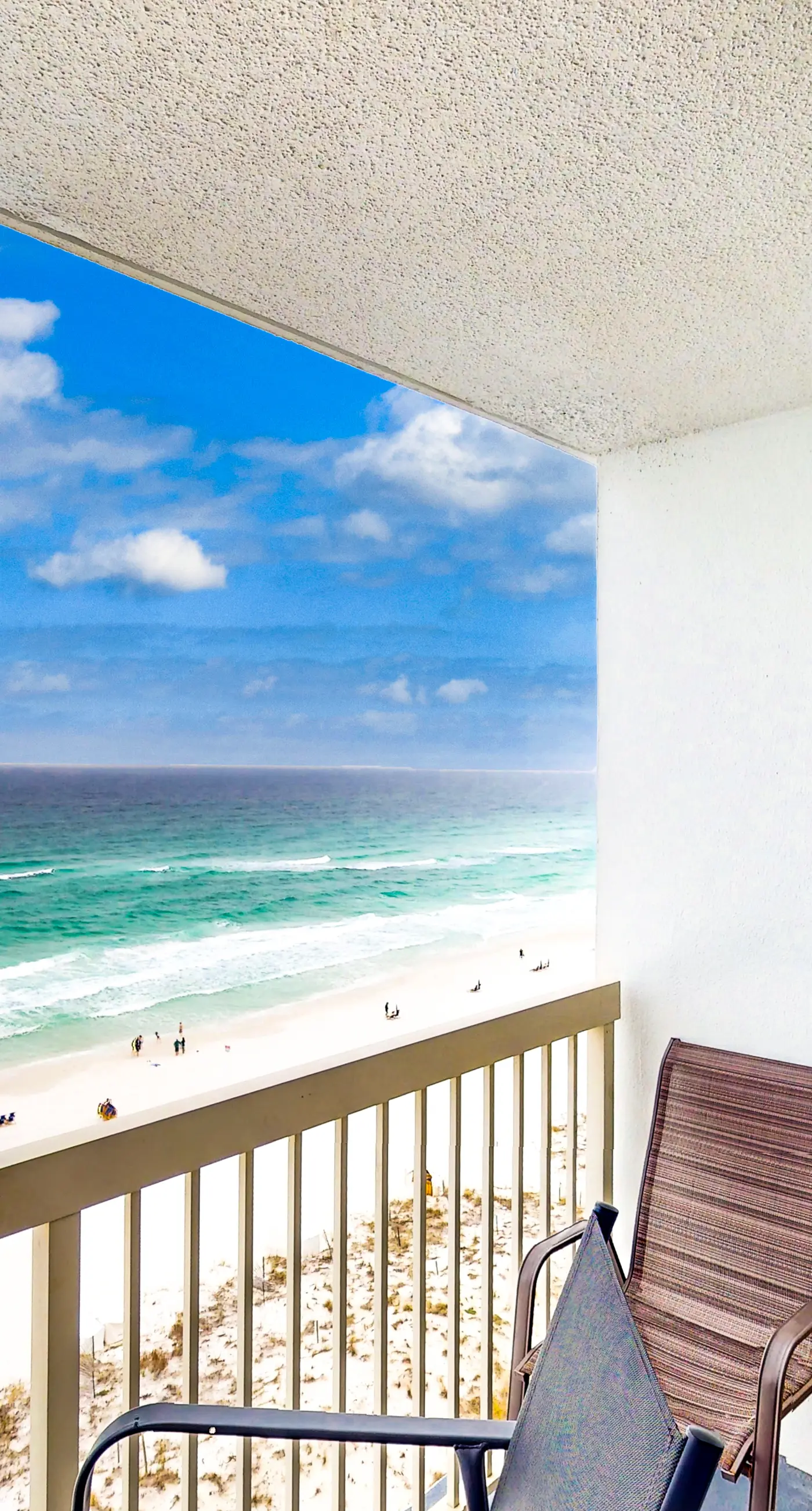 Gulf-front, 10th-floor condo with stunning Gulf views, pools & hot tubs