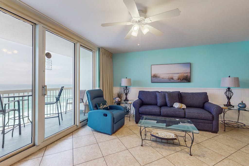 Gulf-front, 10th-floor condo with stunning Gulf views, pools & hot tubs
