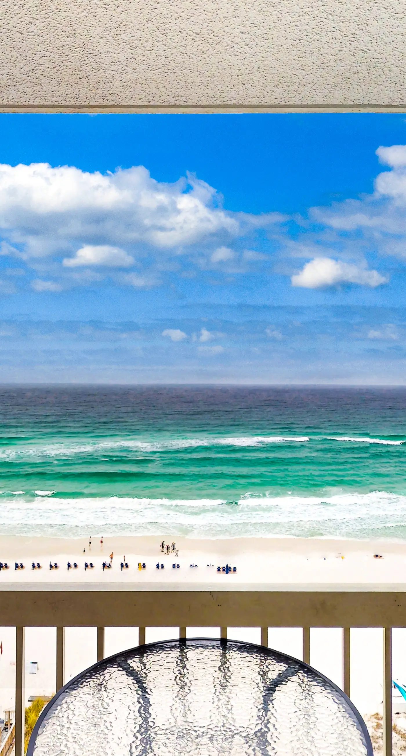 Gulf-front, 10th-floor condo with stunning Gulf views, pools & hot tubs