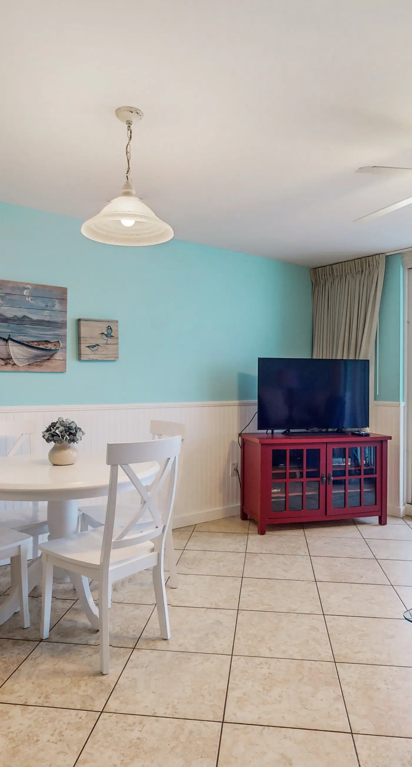 Gulf-front, 10th-floor condo with stunning Gulf views, pools & hot tubs