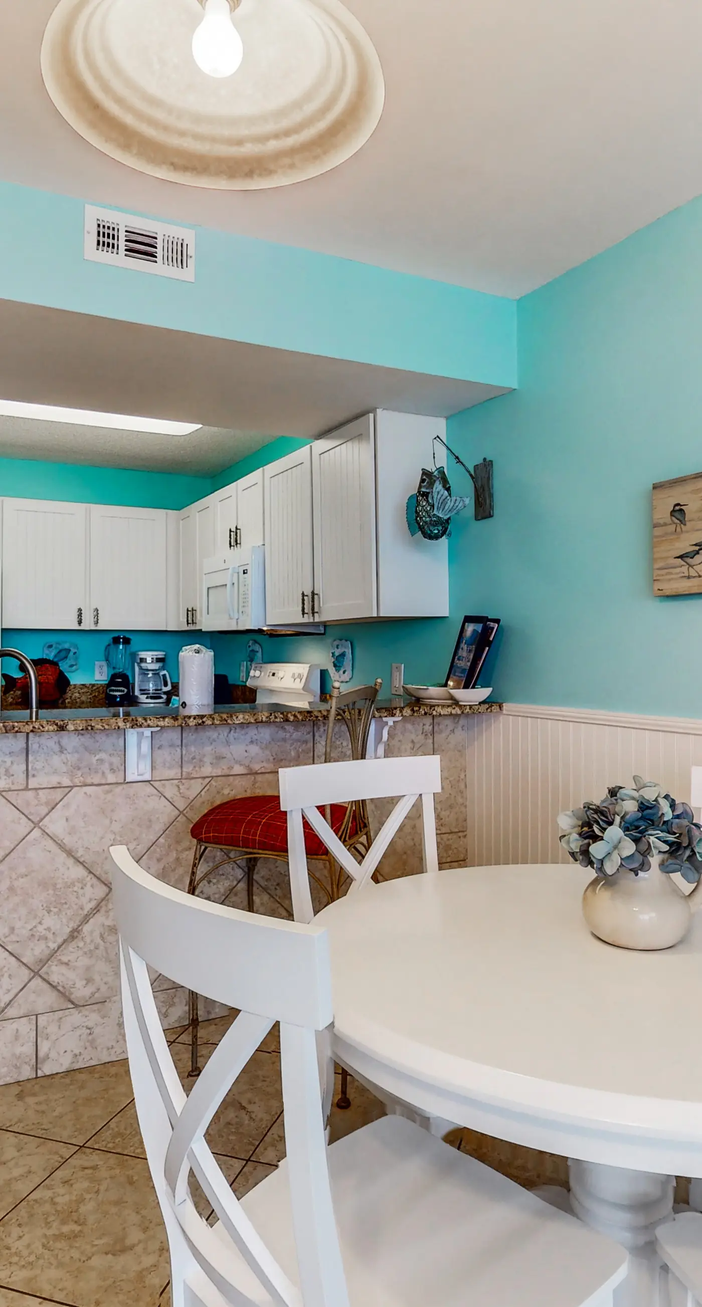 Gulf-front, 10th-floor condo with stunning Gulf views, pools & hot tubs