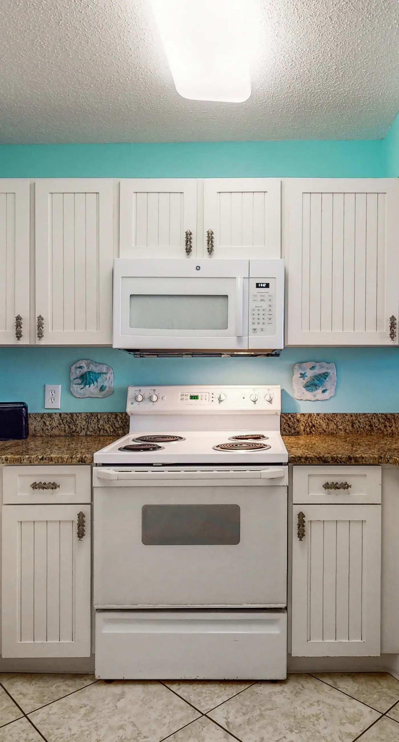 Gulf-front, 10th-floor condo with stunning Gulf views, pools & hot tubs