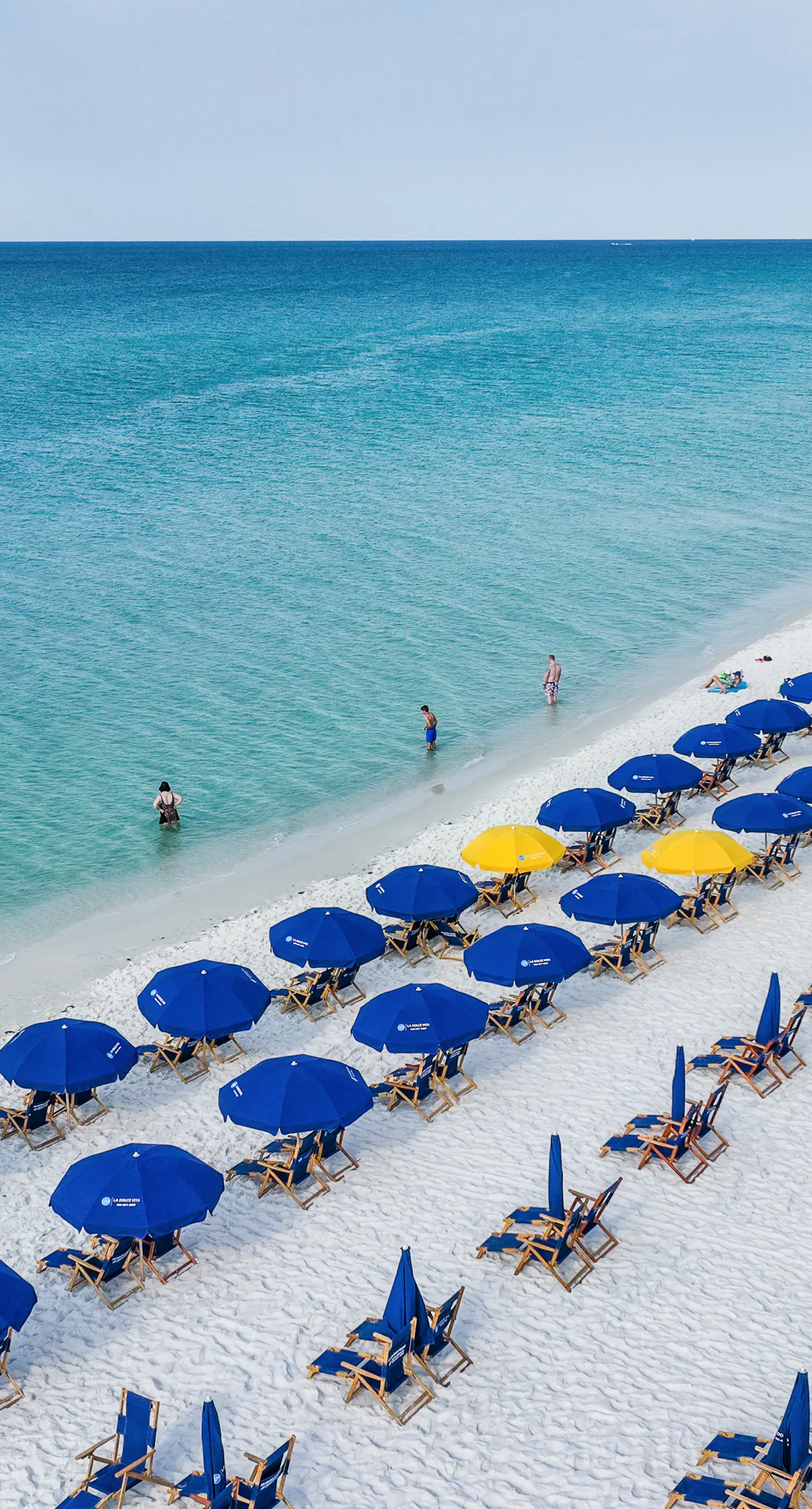 Gulf-front, 10th-floor condo with stunning Gulf views, pools & hot tubs