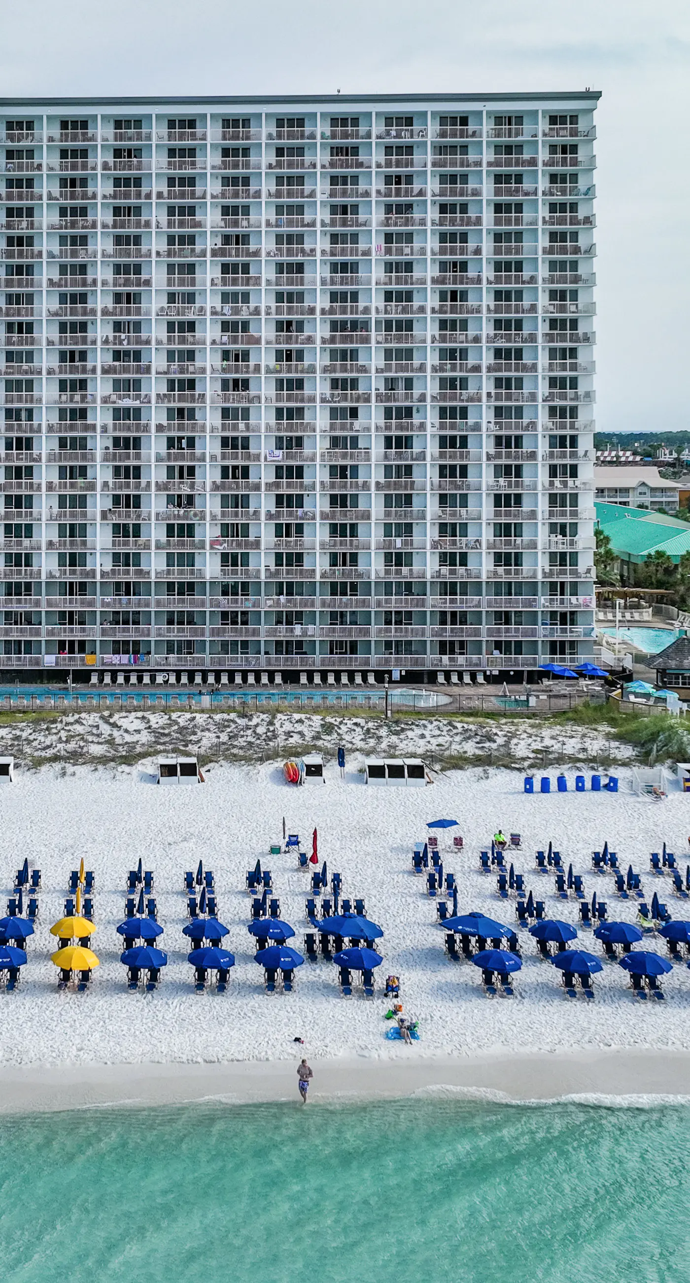 Gulf-front, 10th-floor condo with stunning Gulf views, pools & hot tubs