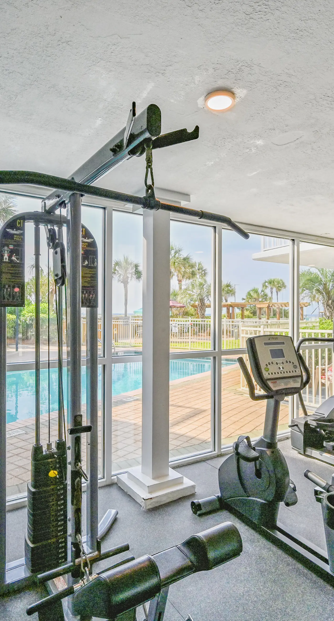 Gulf-front, 10th-floor condo with stunning Gulf views, pools & hot tubs