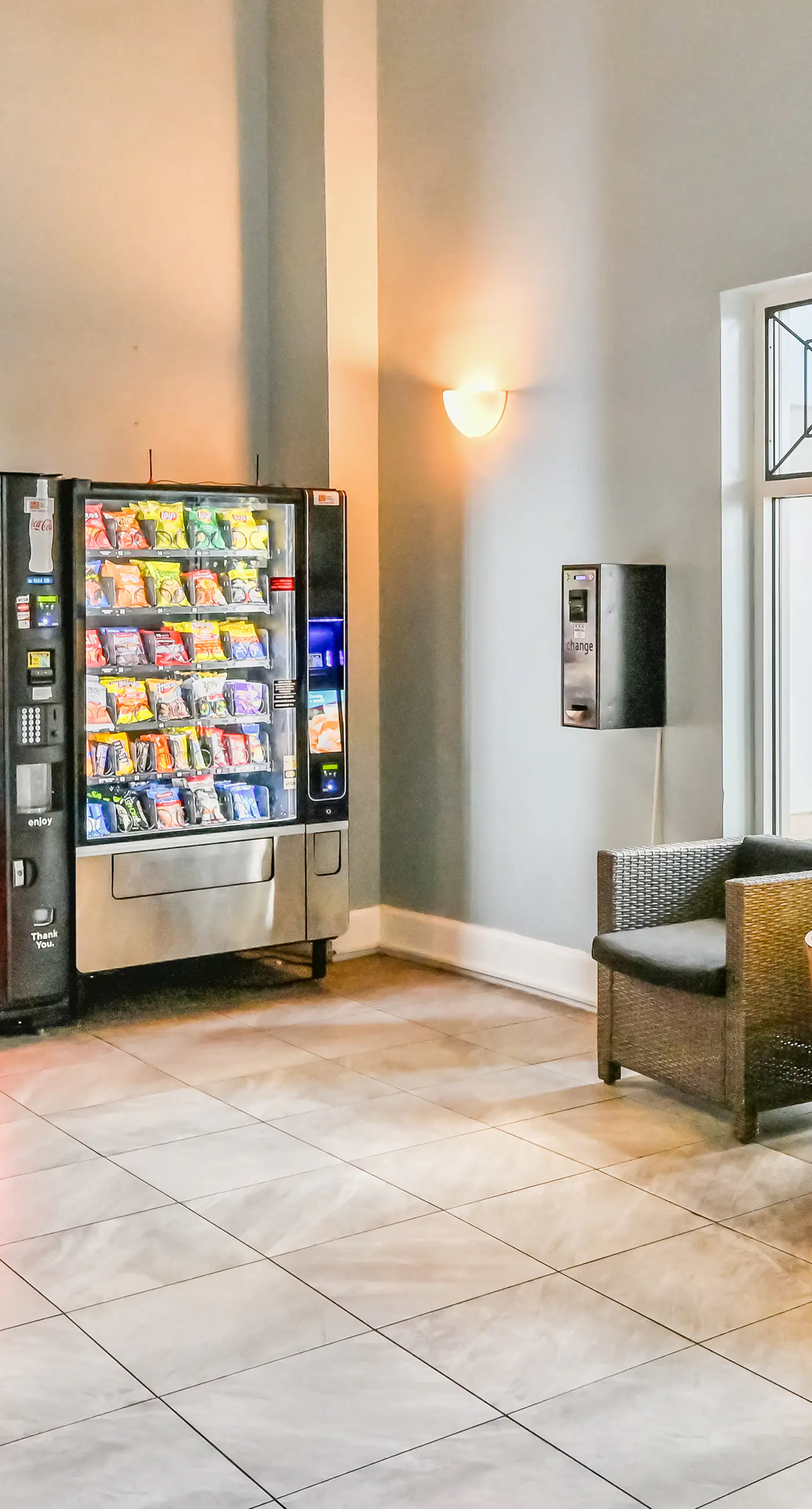 Gulf-front, 10th-floor condo with stunning Gulf views, pools & hot tubs