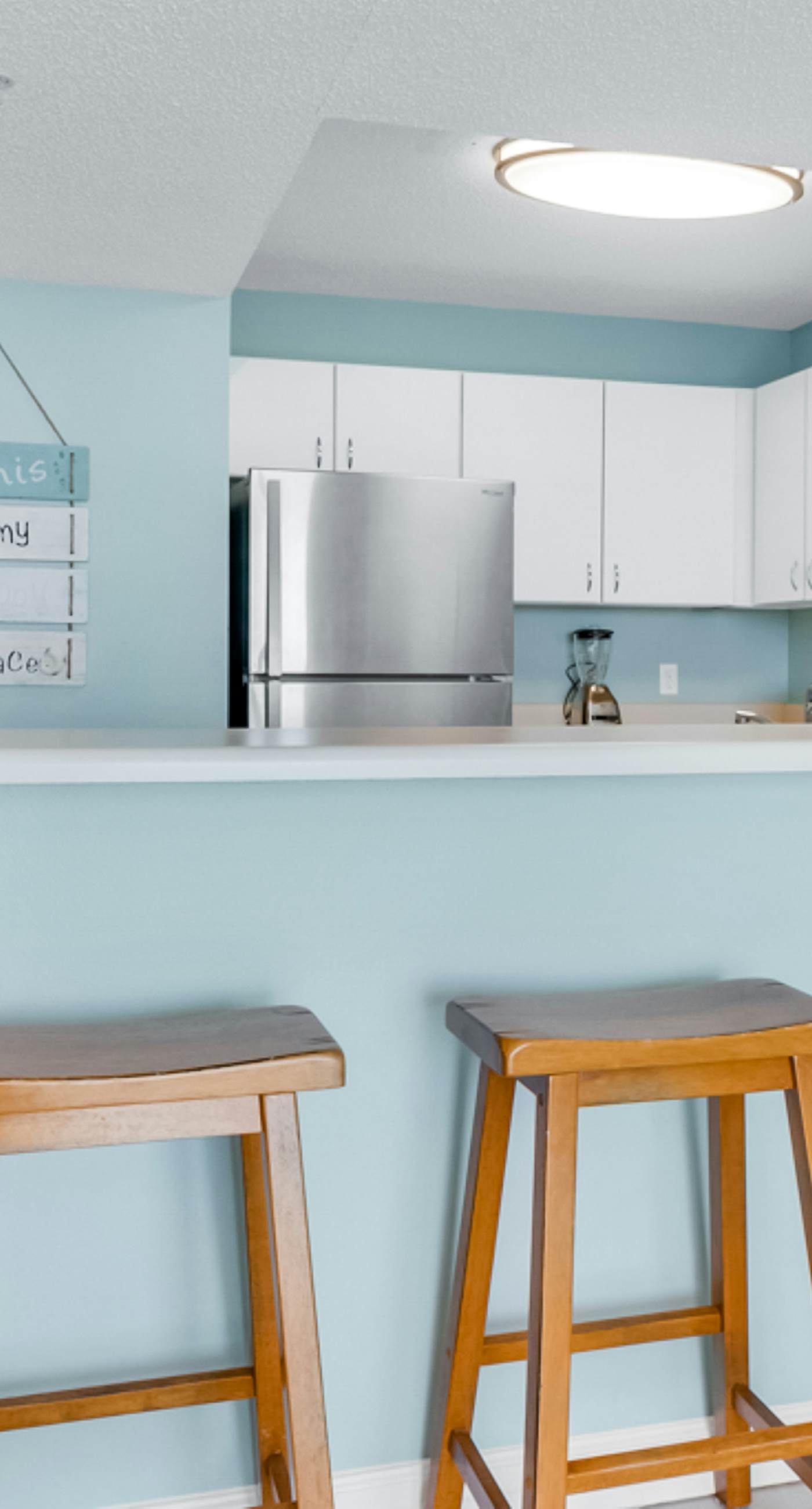 Gulf-front condo with stunning 11th-floor views, pools, hot tub & gyms