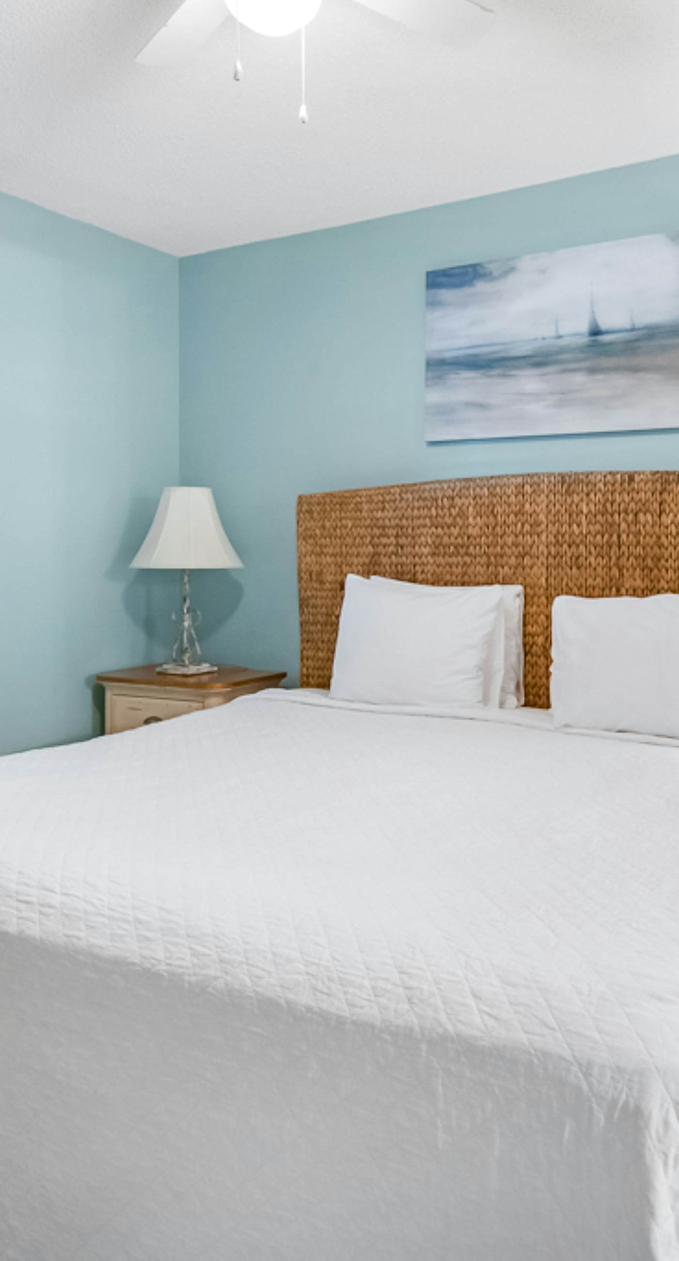 Gulf-front condo with stunning 11th-floor views, pools, hot tub & gyms