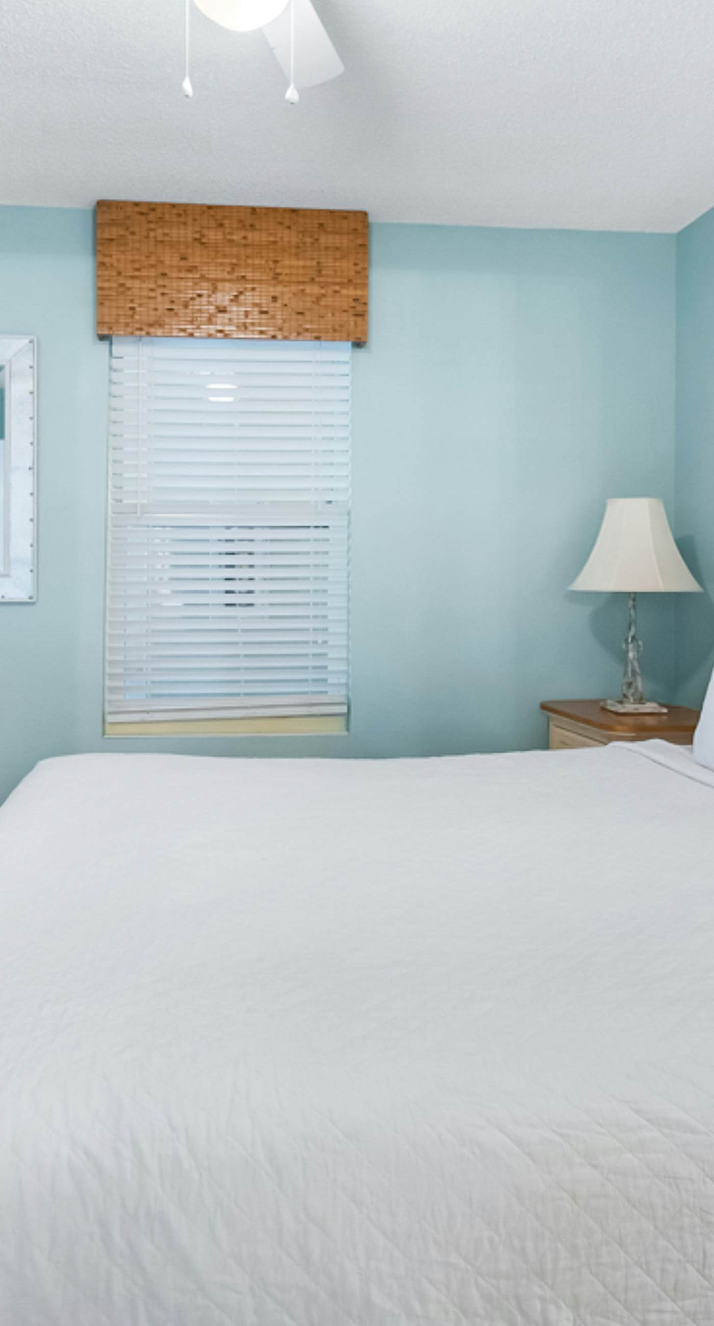 Gulf-front condo with stunning 11th-floor views, pools, hot tub & gyms