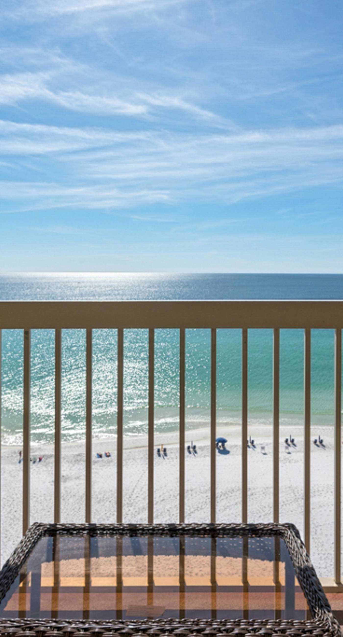 Gulf-front condo with stunning 11th-floor views, pools, hot tub & gyms
