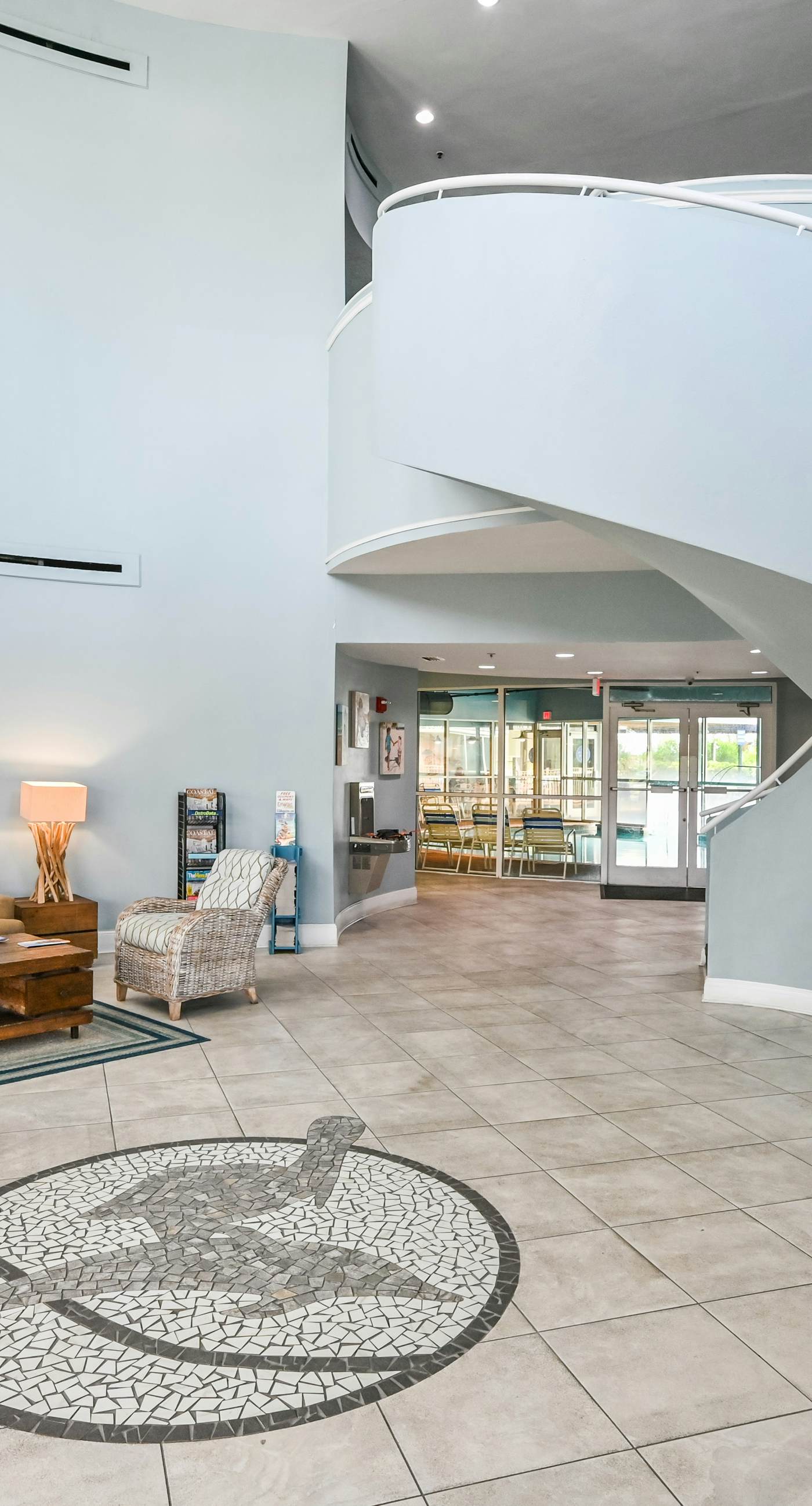 Gulf-front condo with stunning 11th-floor views, pools, hot tub & gyms