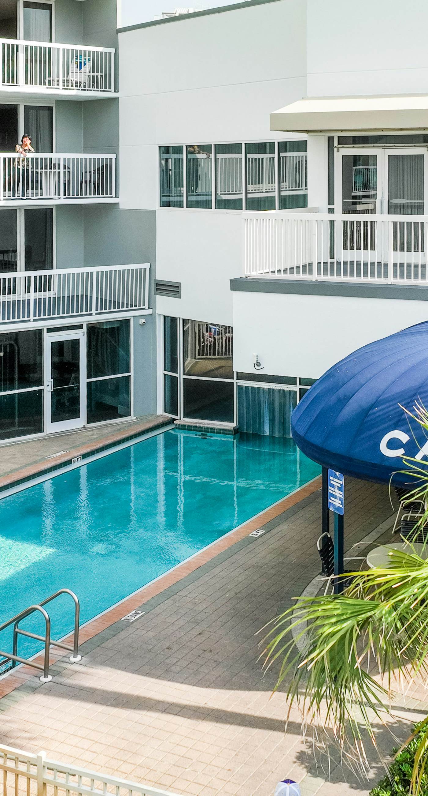 Gulf-front condo with stunning 11th-floor views, pools, hot tub & gyms