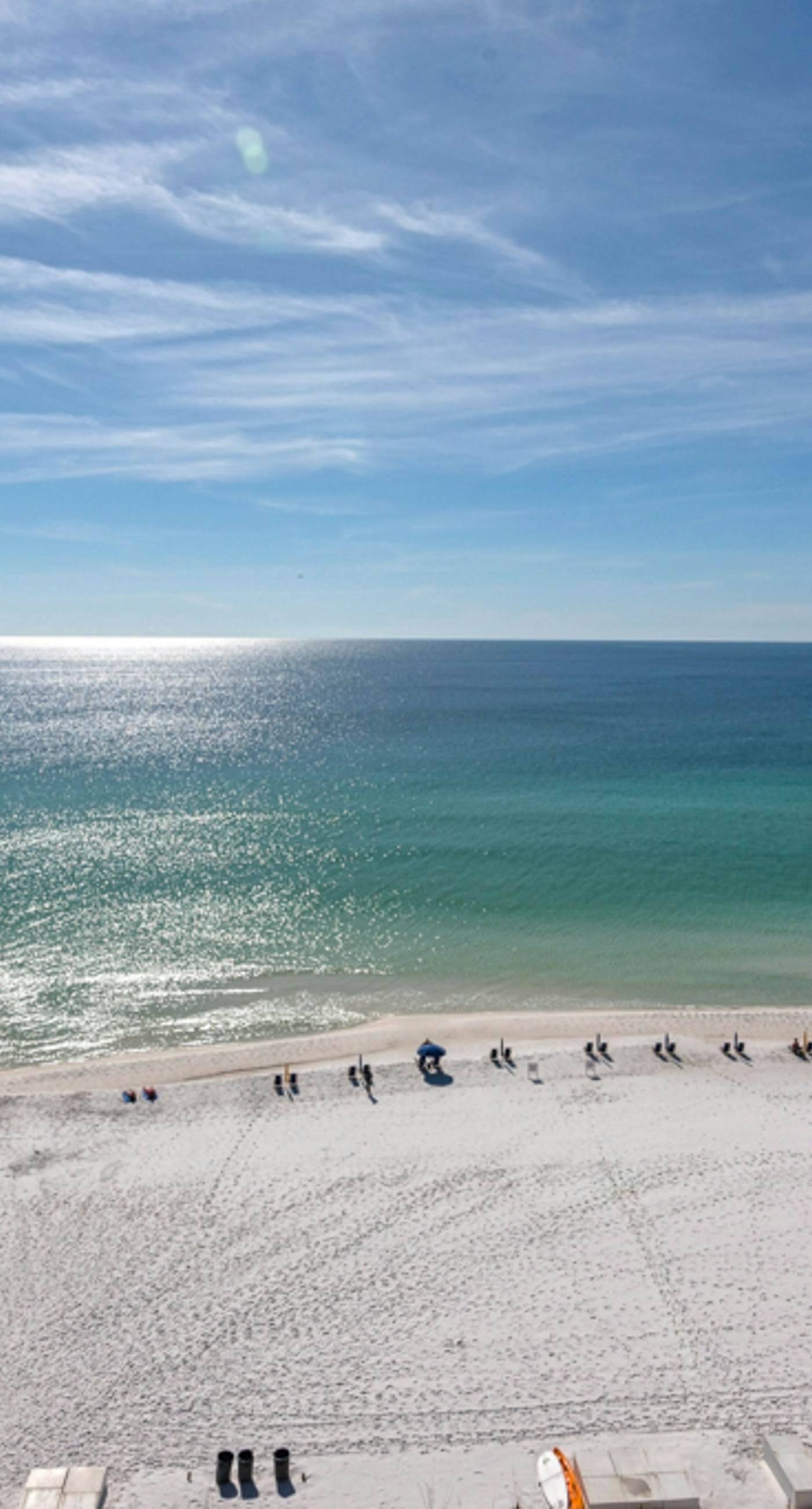 Gulf-front condo with stunning 11th-floor views, pools, hot tub & gyms