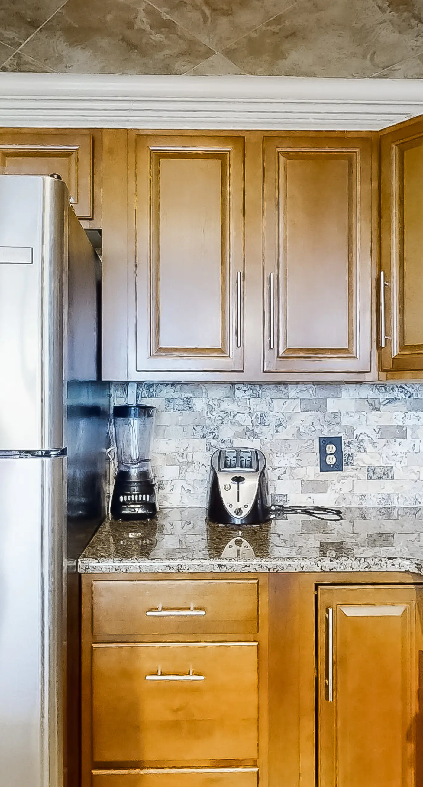 Beachfront, 15th-floor condo with great Gulf view, hot tub, pools & gyms