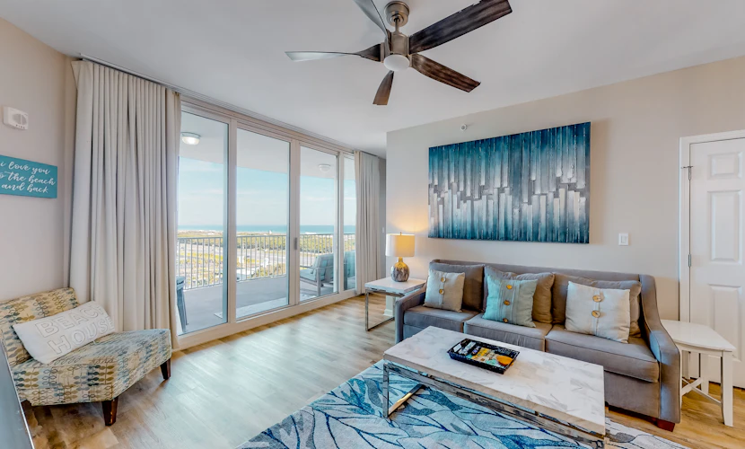 Spacious Condo w/Free WiFi, Shared Hot Tub, Pool, Tennis, and Central A/C