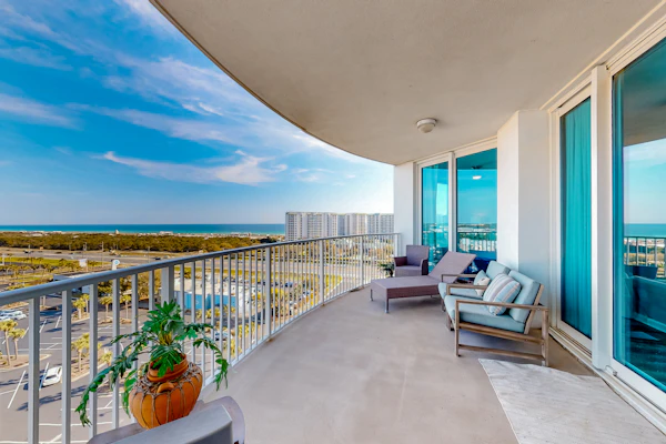 Spacious Condo w/Free WiFi, Shared Hot Tub, Pool, Tennis, and Central A/C