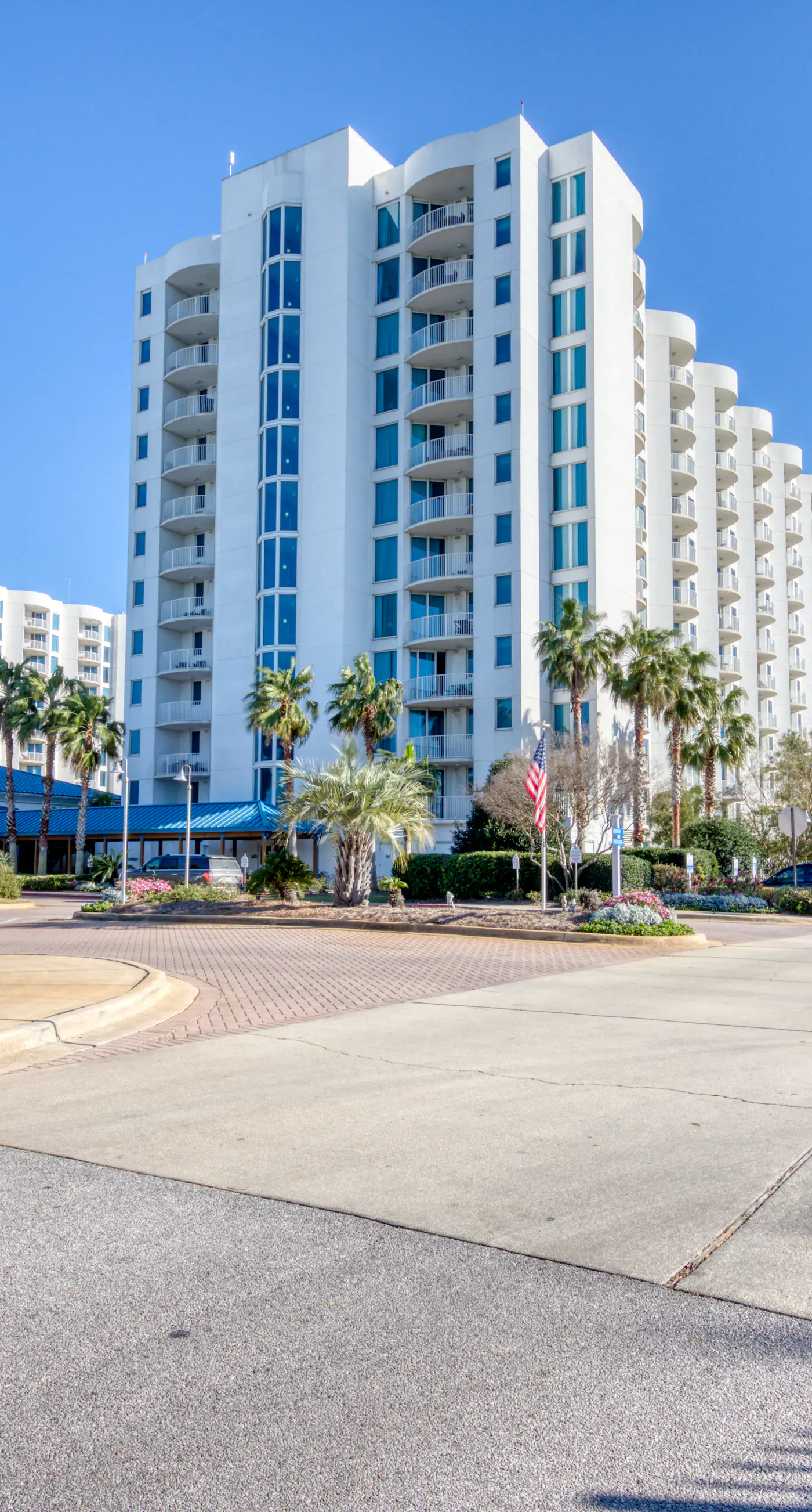 Spacious Condo w/Free WiFi, Shared Hot Tub, Pool, Tennis, and Central A/C