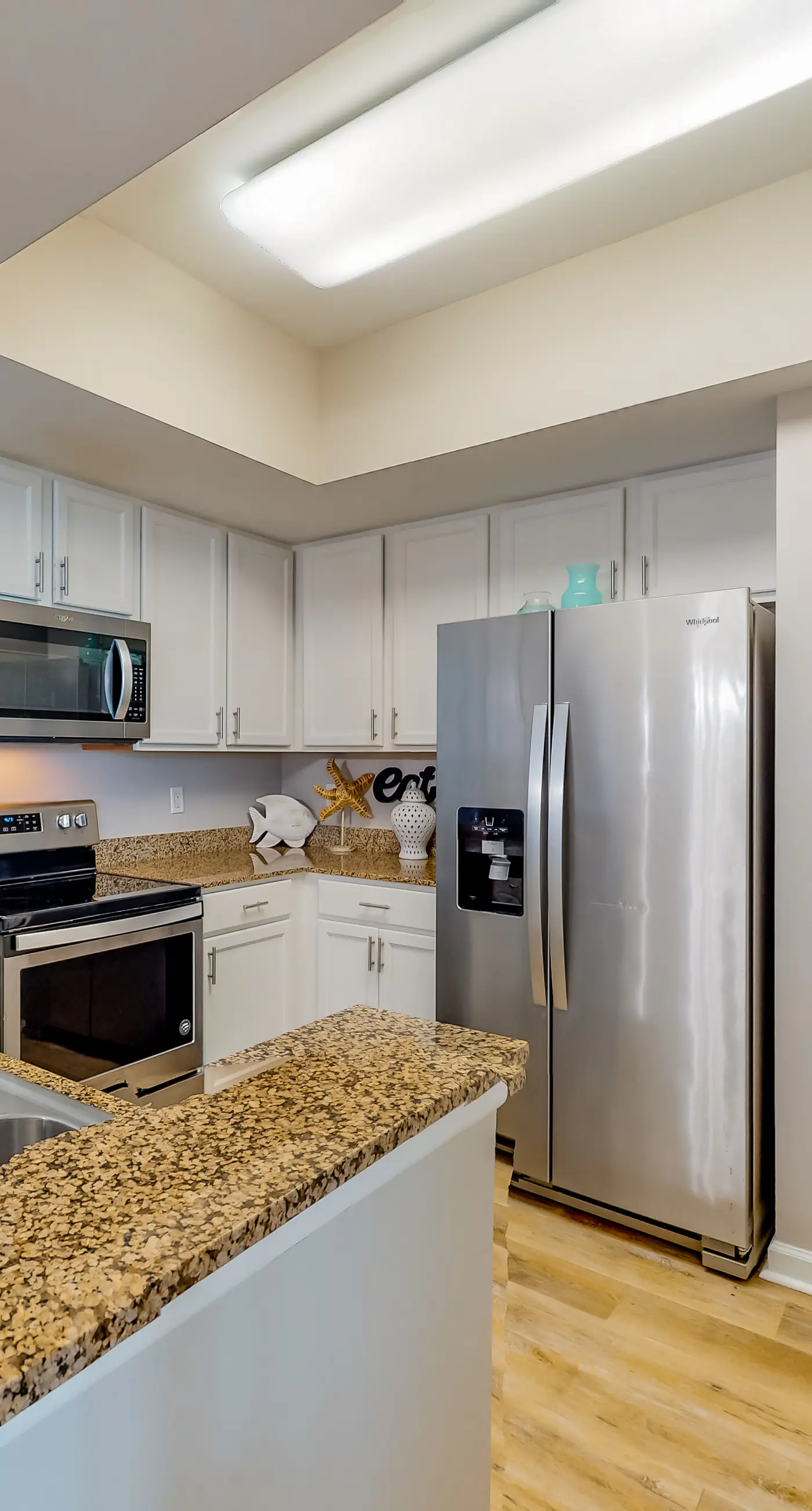 Spacious Condo w/Free WiFi, Shared Hot Tub, Pool, Tennis, and Central A/C