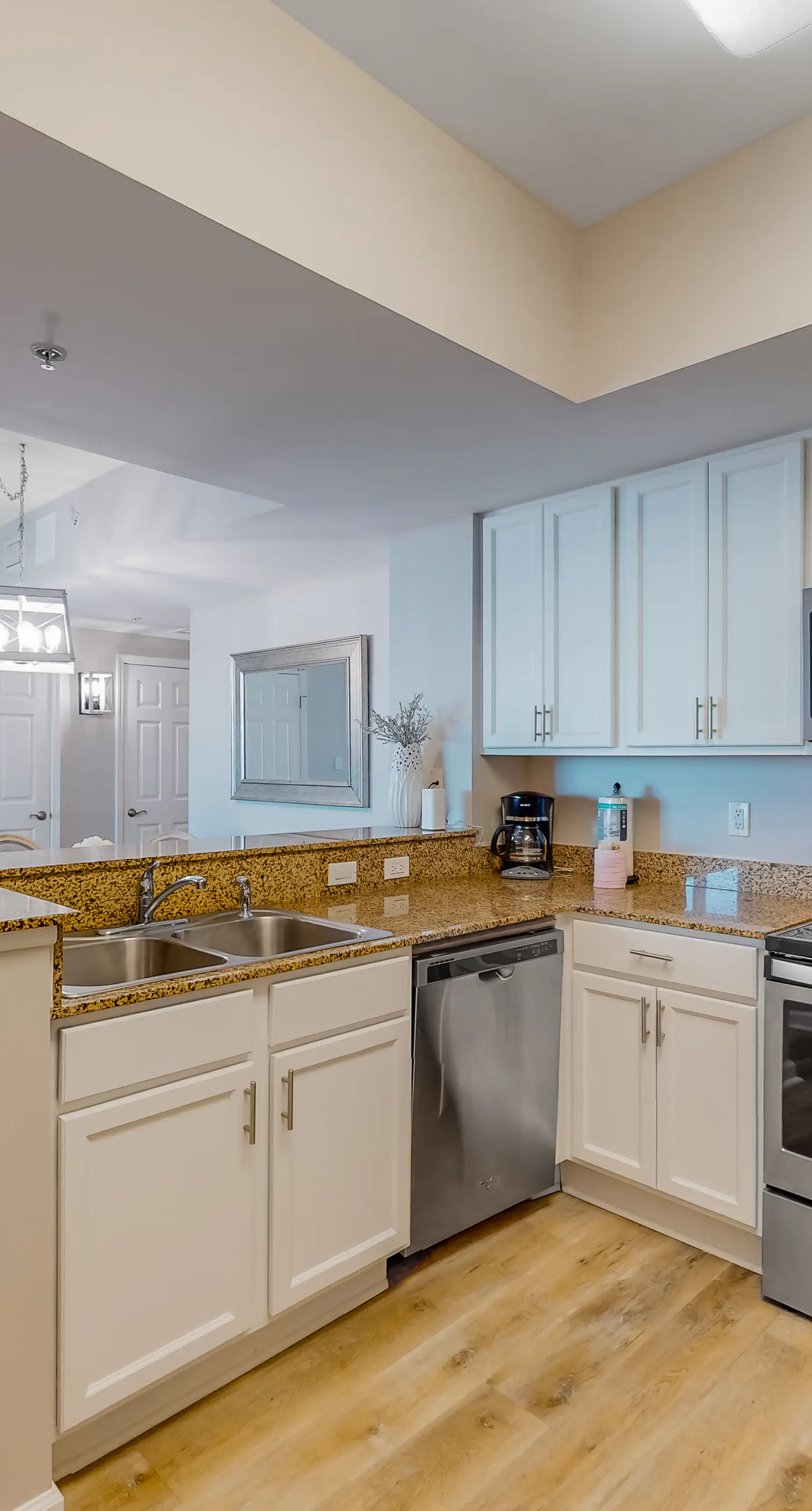 Spacious Condo w/Free WiFi, Shared Hot Tub, Pool, Tennis, and Central A/C