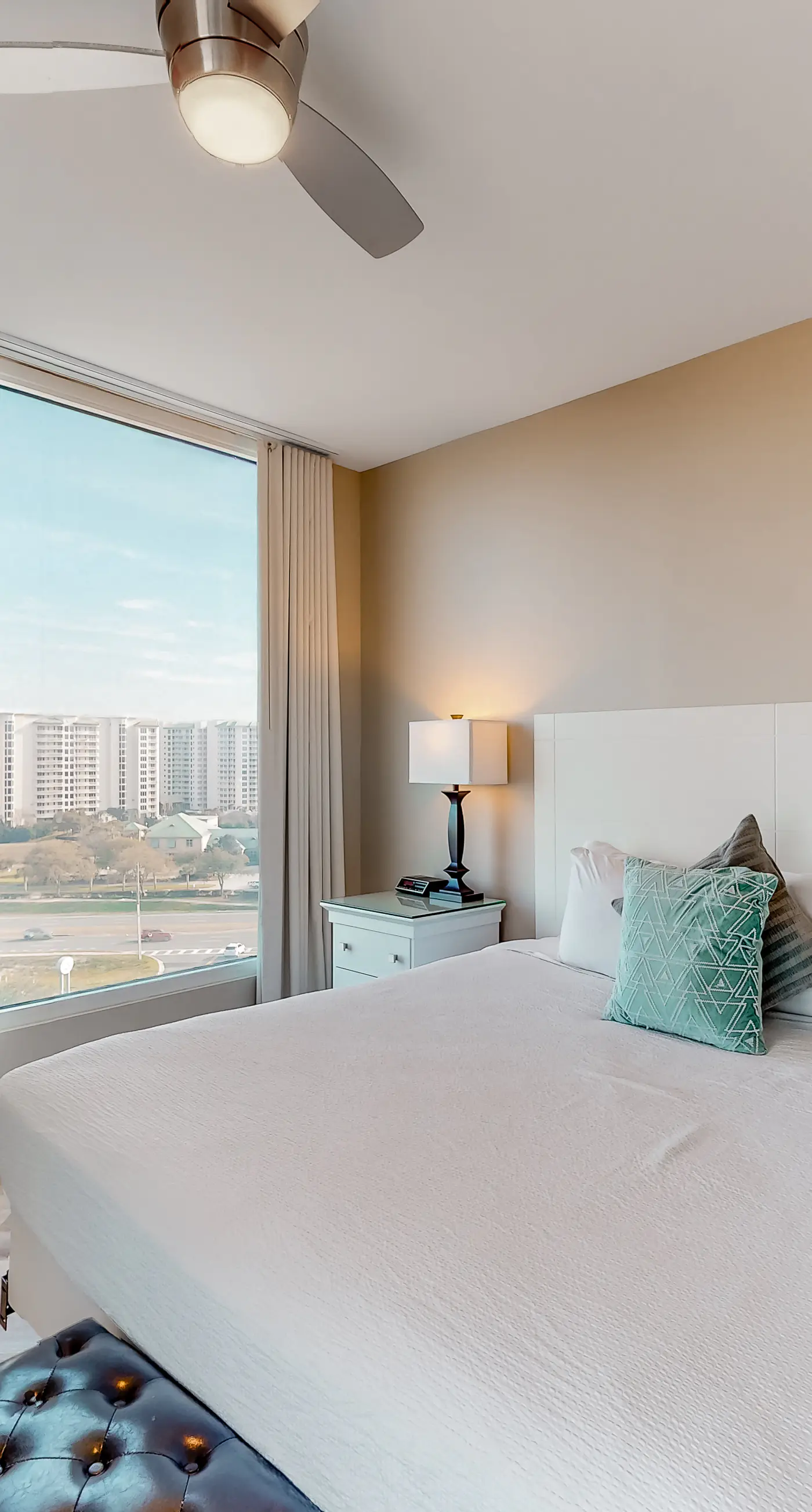 Spacious Condo w/Free WiFi, Shared Hot Tub, Pool, Tennis, and Central A/C