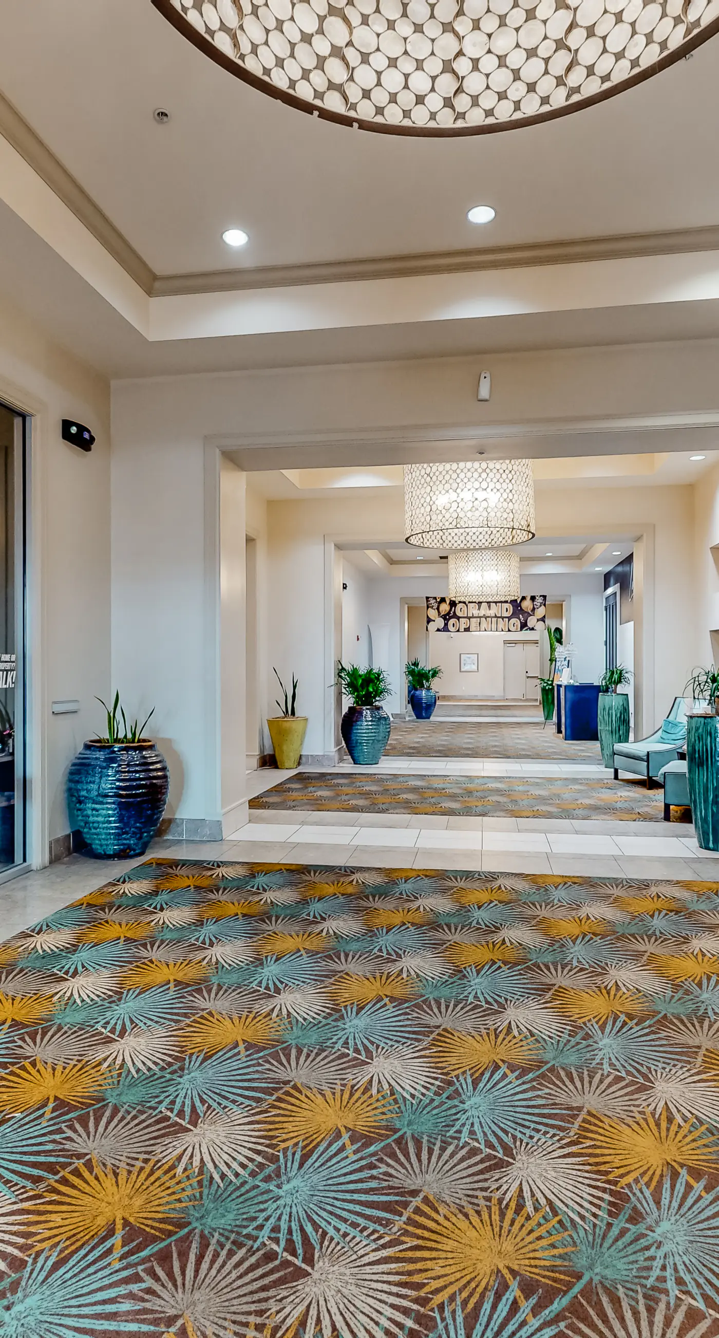 Spacious Condo w/Free WiFi, Shared Hot Tub, Pool, Tennis, and Central A/C