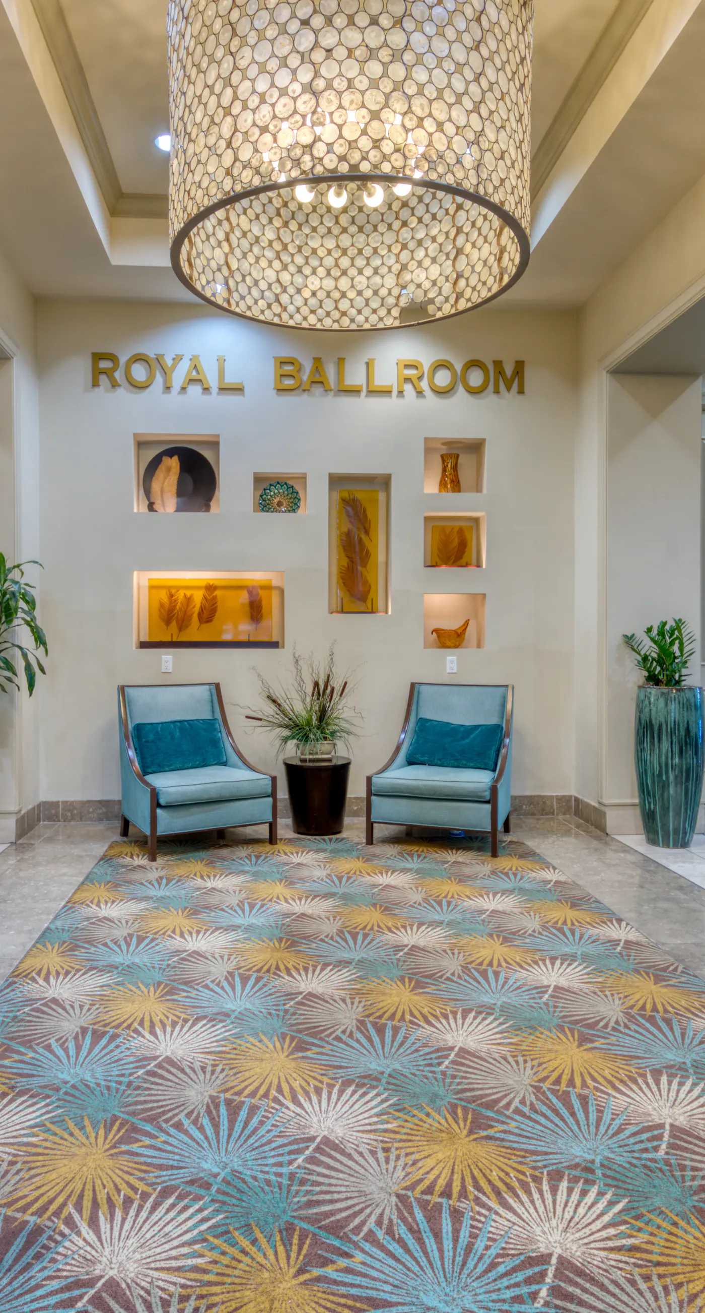 Spacious Condo w/Free WiFi, Shared Hot Tub, Pool, Tennis, and Central A/C