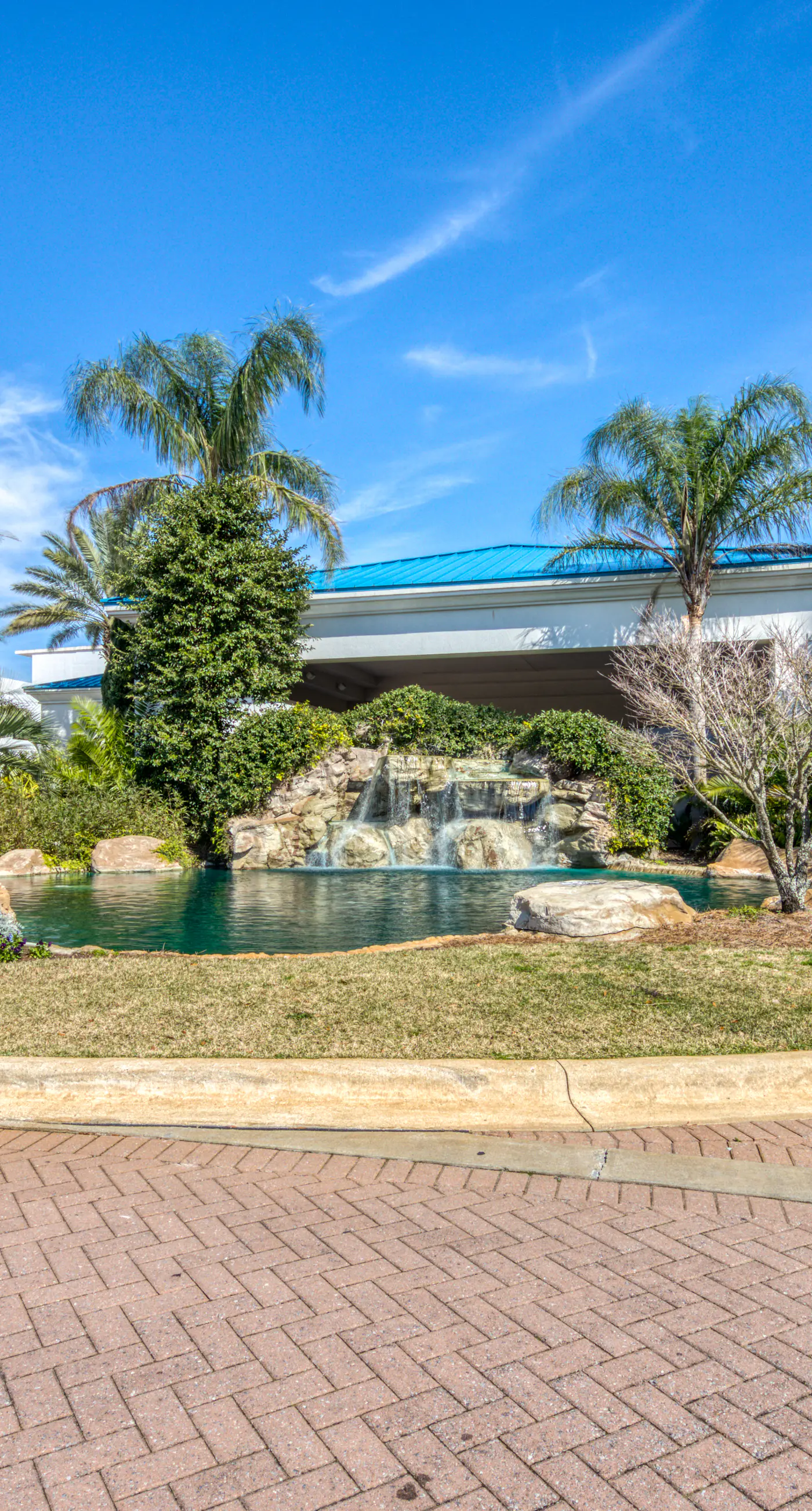 Spacious Condo w/Free WiFi, Shared Hot Tub, Pool, Tennis, and Central A/C