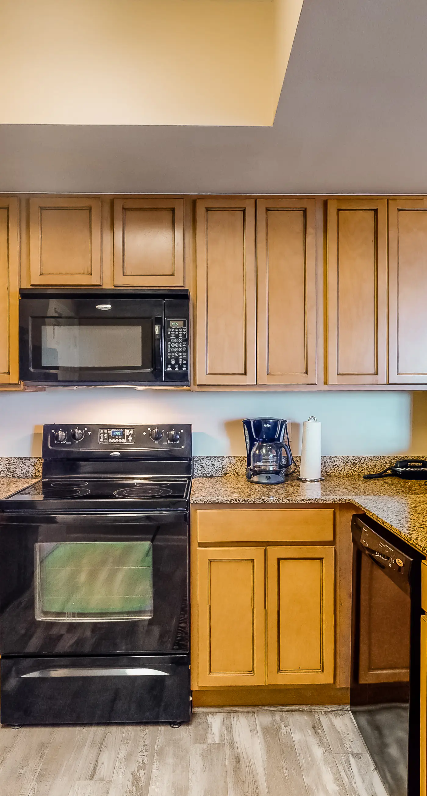 Seventh floor inviting, open condo w/ shared pool/hot tub near everything
