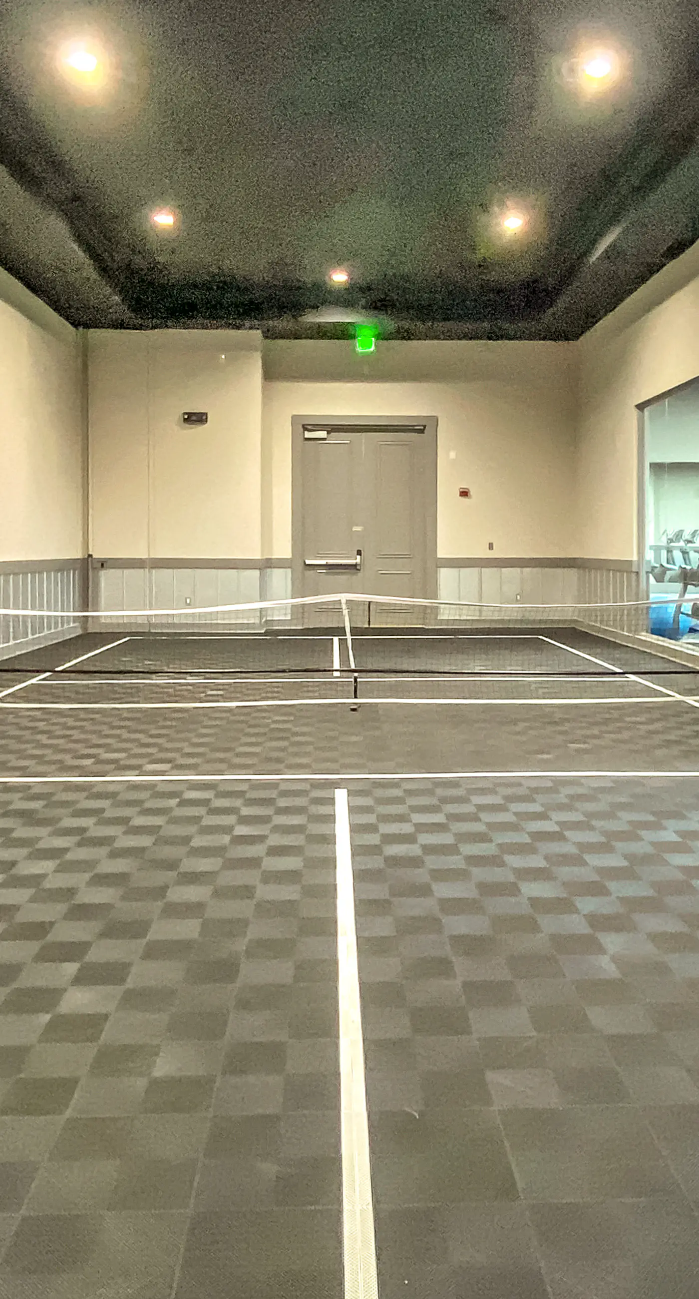 Seventh floor inviting, open condo w/ shared pool/hot tub near everything