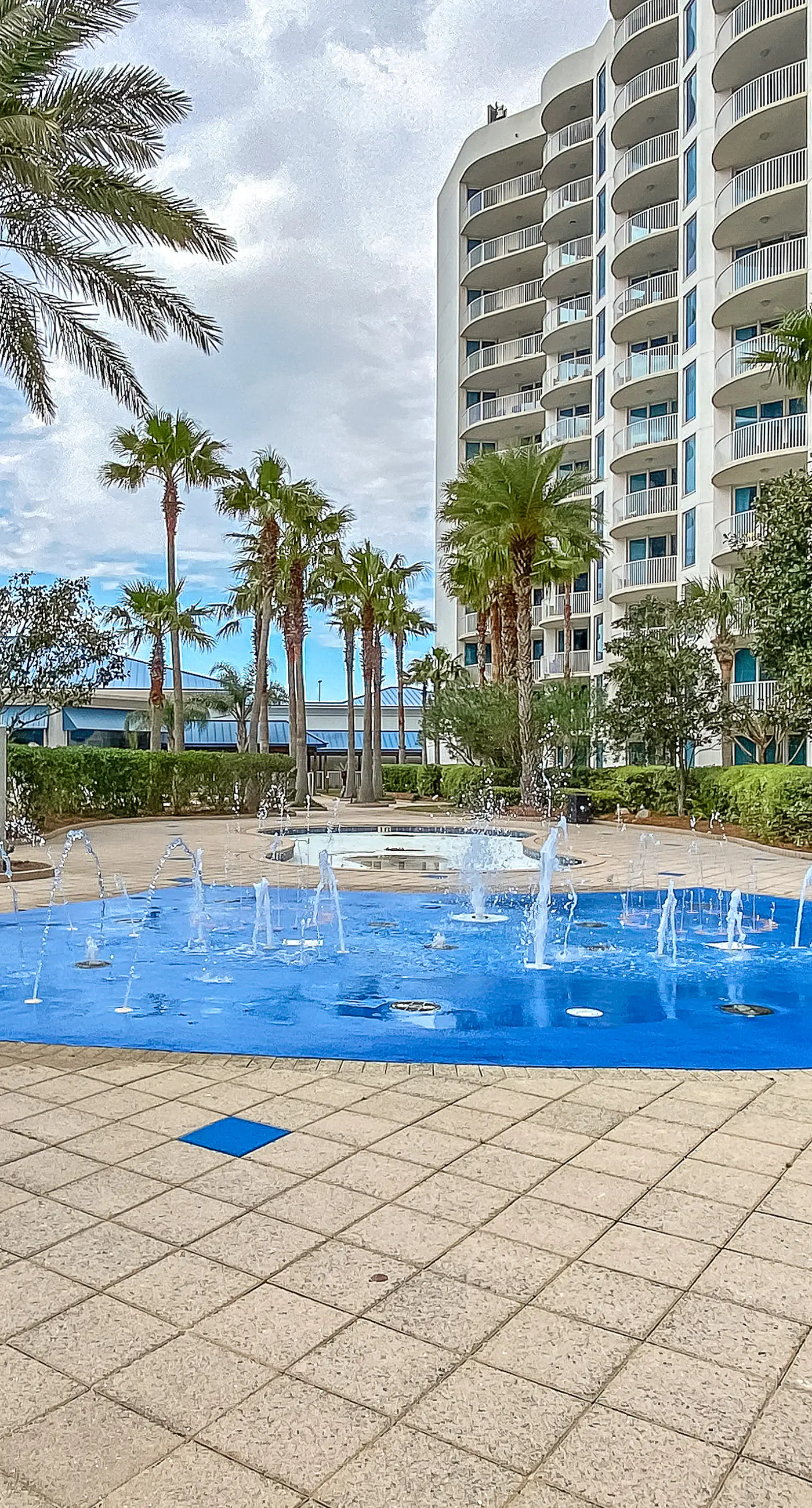 Seventh floor inviting, open condo w/ shared pool/hot tub near everything