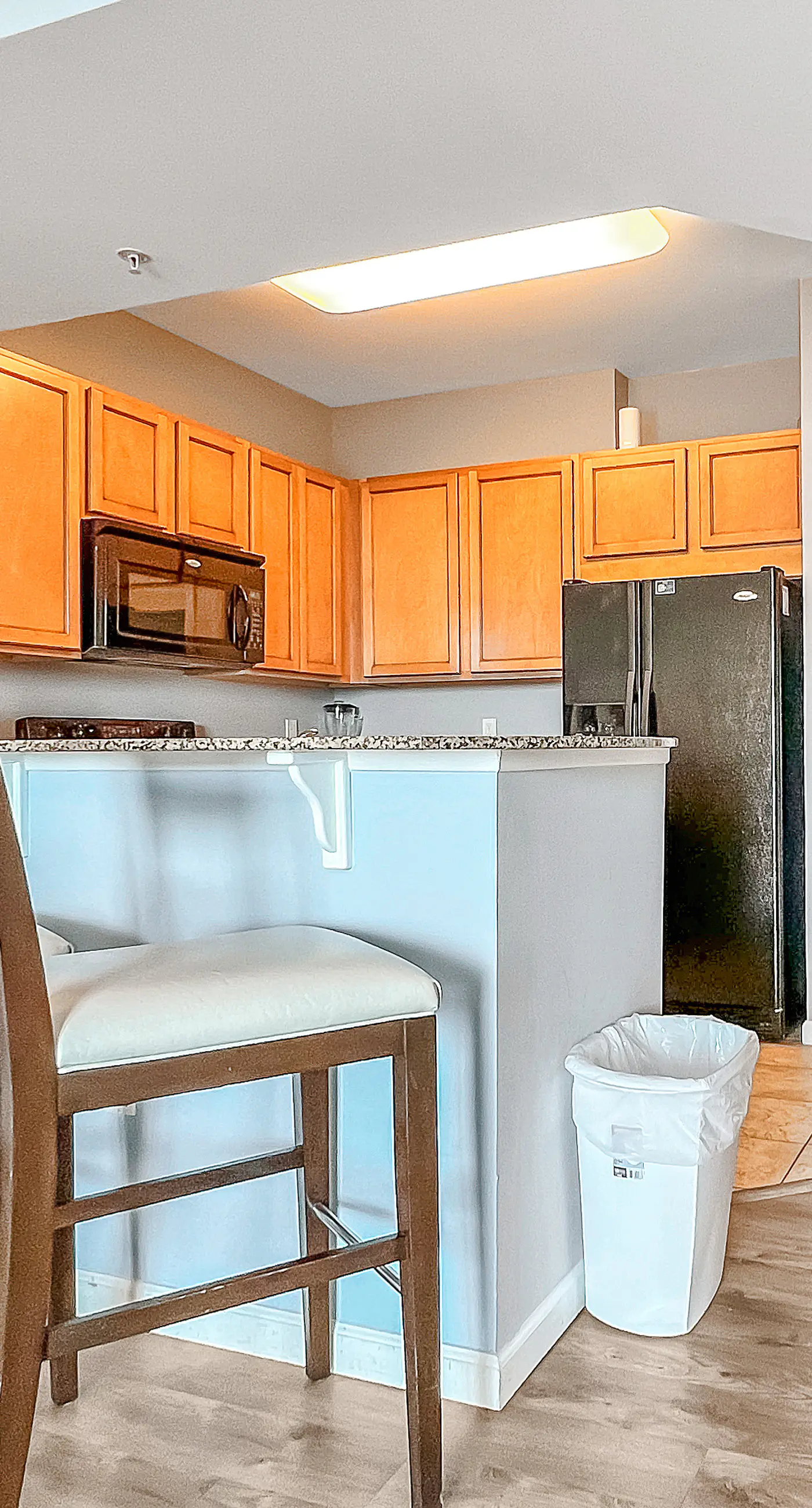 Comfortable, Open unit, Stunning Views, Minutes to Entertainment