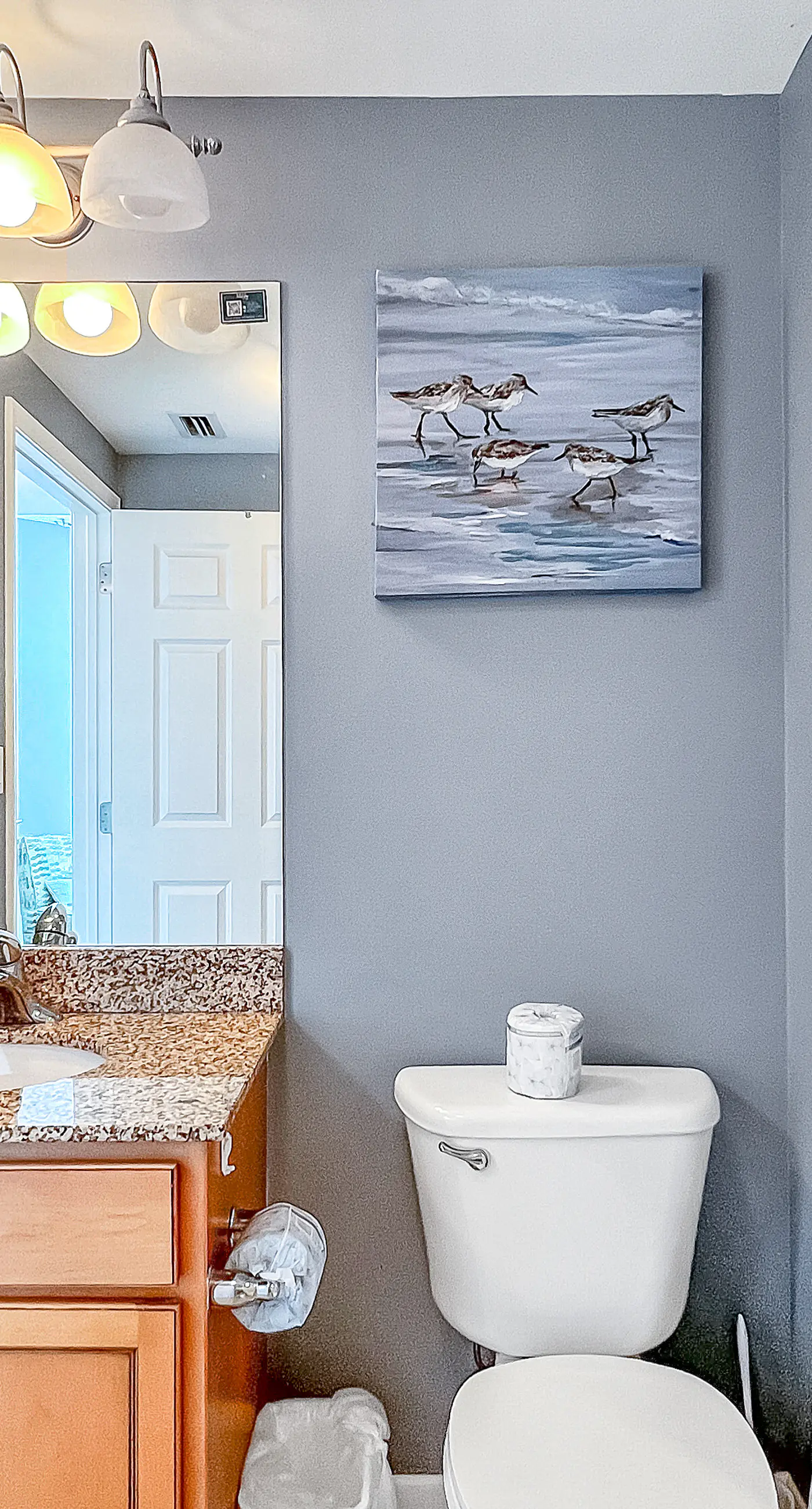 Comfortable, Open unit, Stunning Views, Minutes to Entertainment