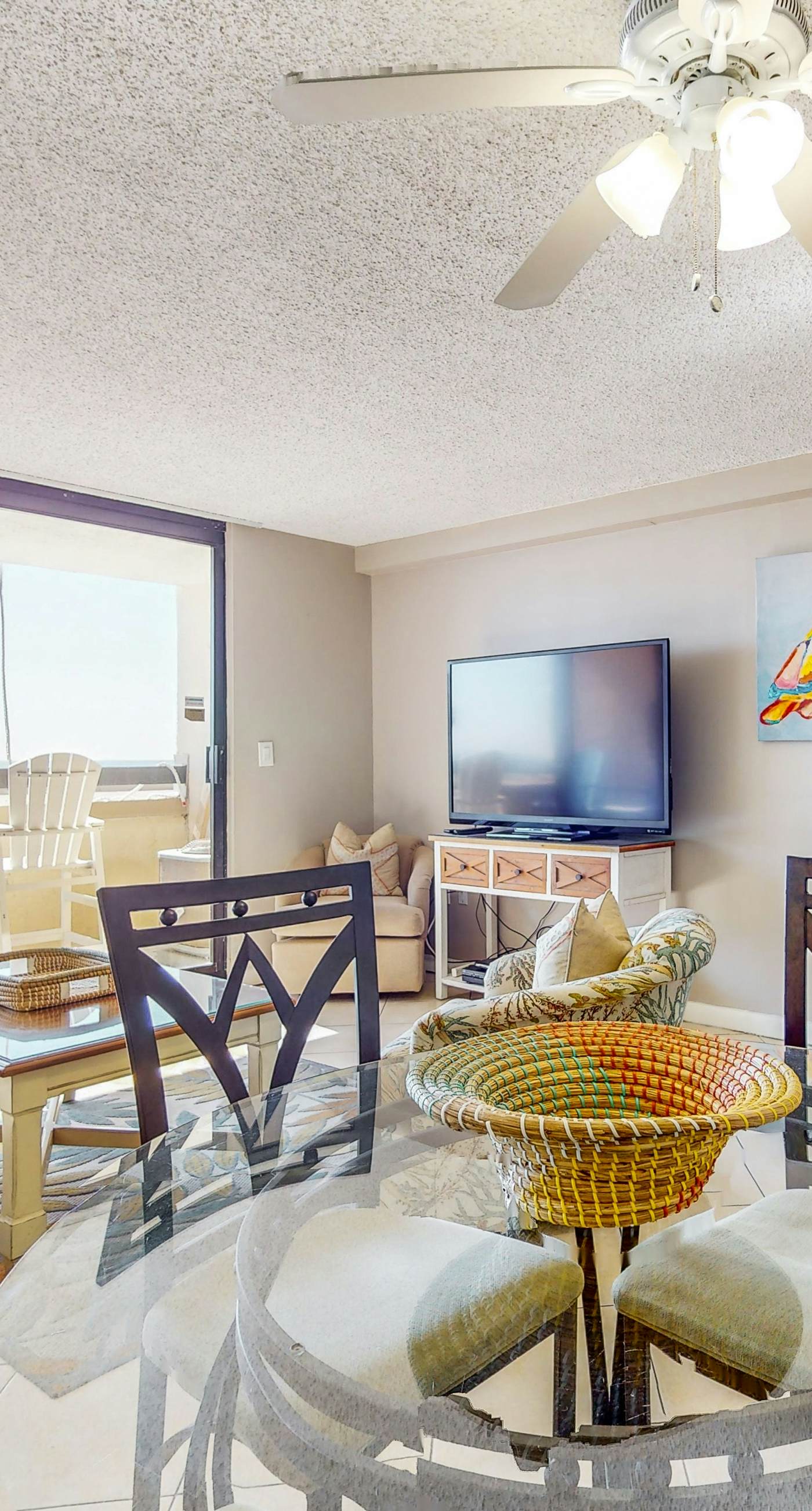 2nd Floor Open Condo, On-site restaurant w/ bar, Multiple pools