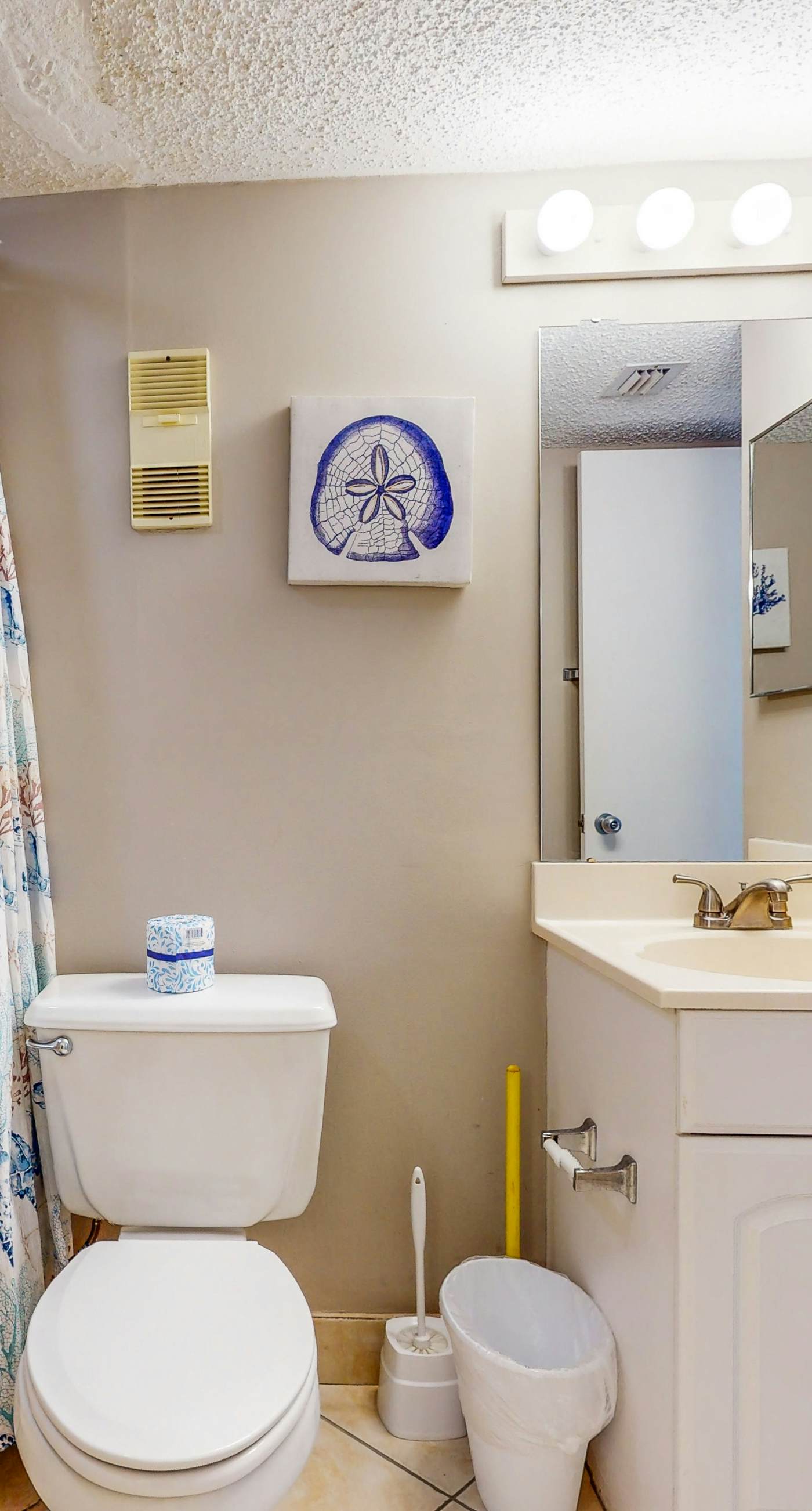 2nd Floor Open Condo, On-site restaurant w/ bar, Multiple pools