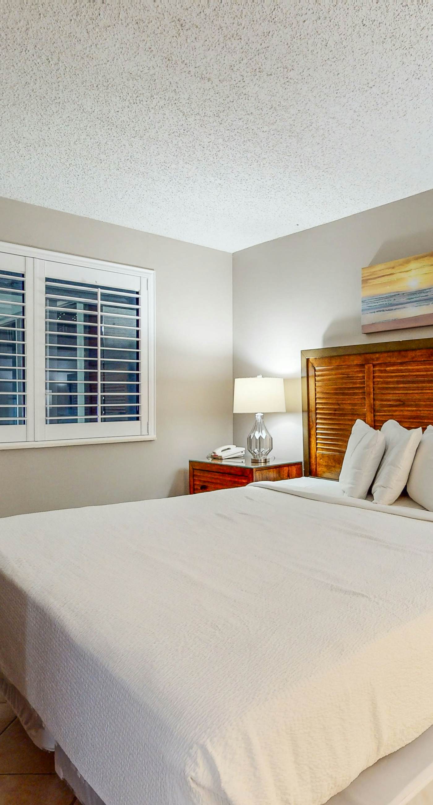 2nd Floor Open Condo, On-site restaurant w/ bar, Multiple pools