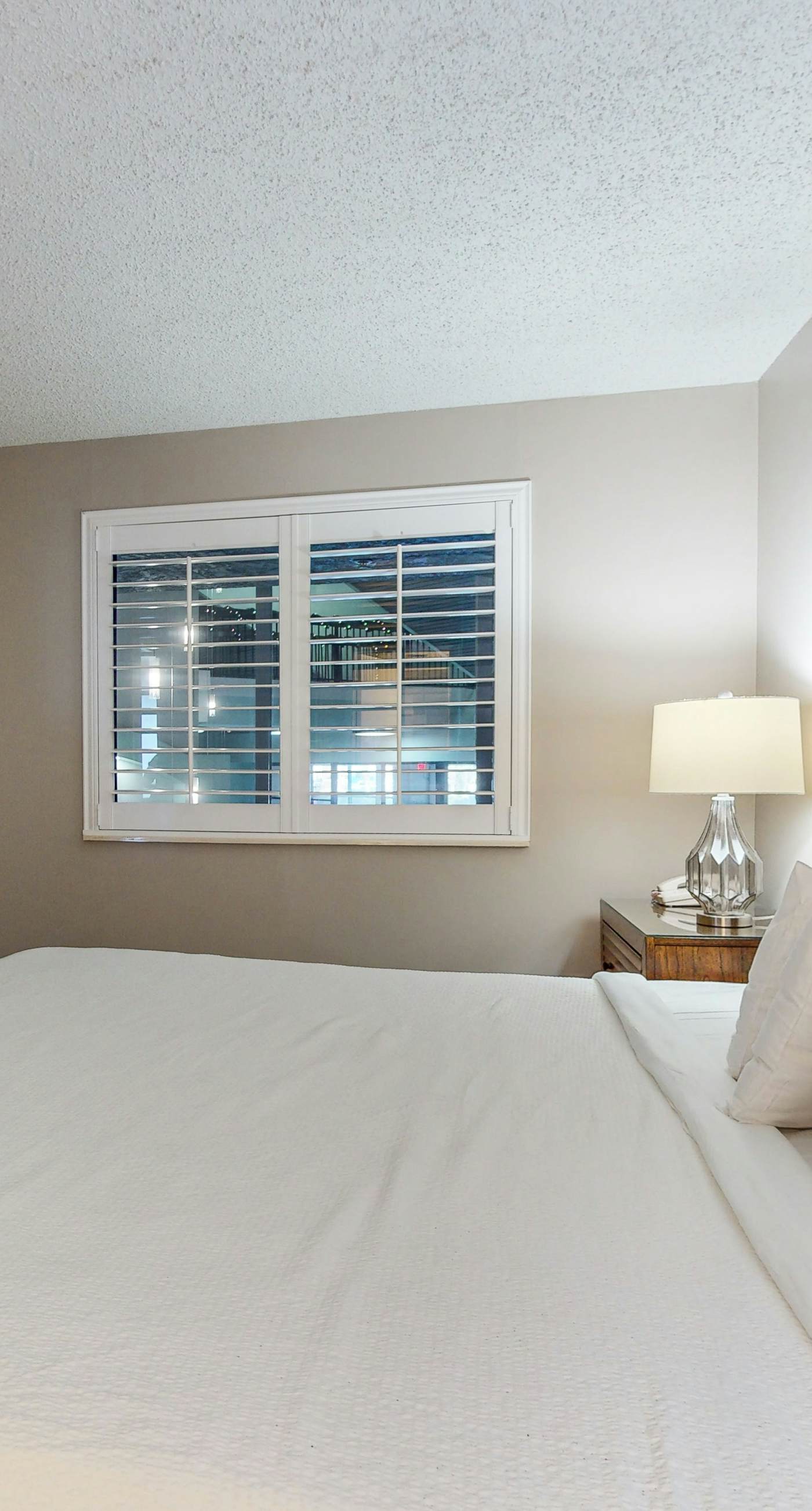 2nd Floor Open Condo, On-site restaurant w/ bar, Multiple pools