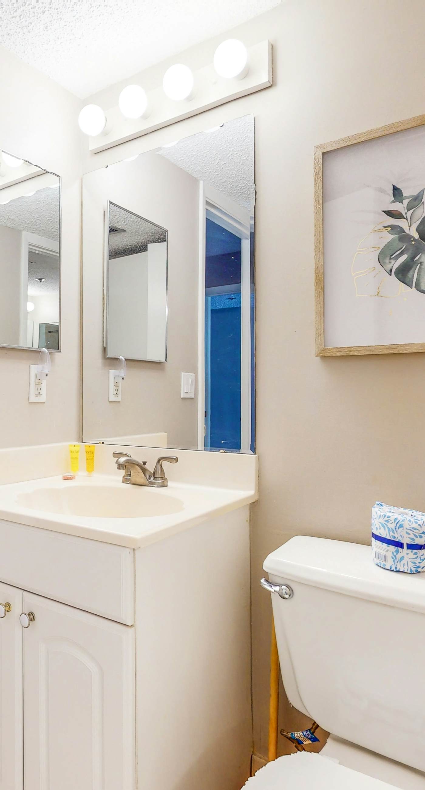 2nd Floor Open Condo, On-site restaurant w/ bar, Multiple pools