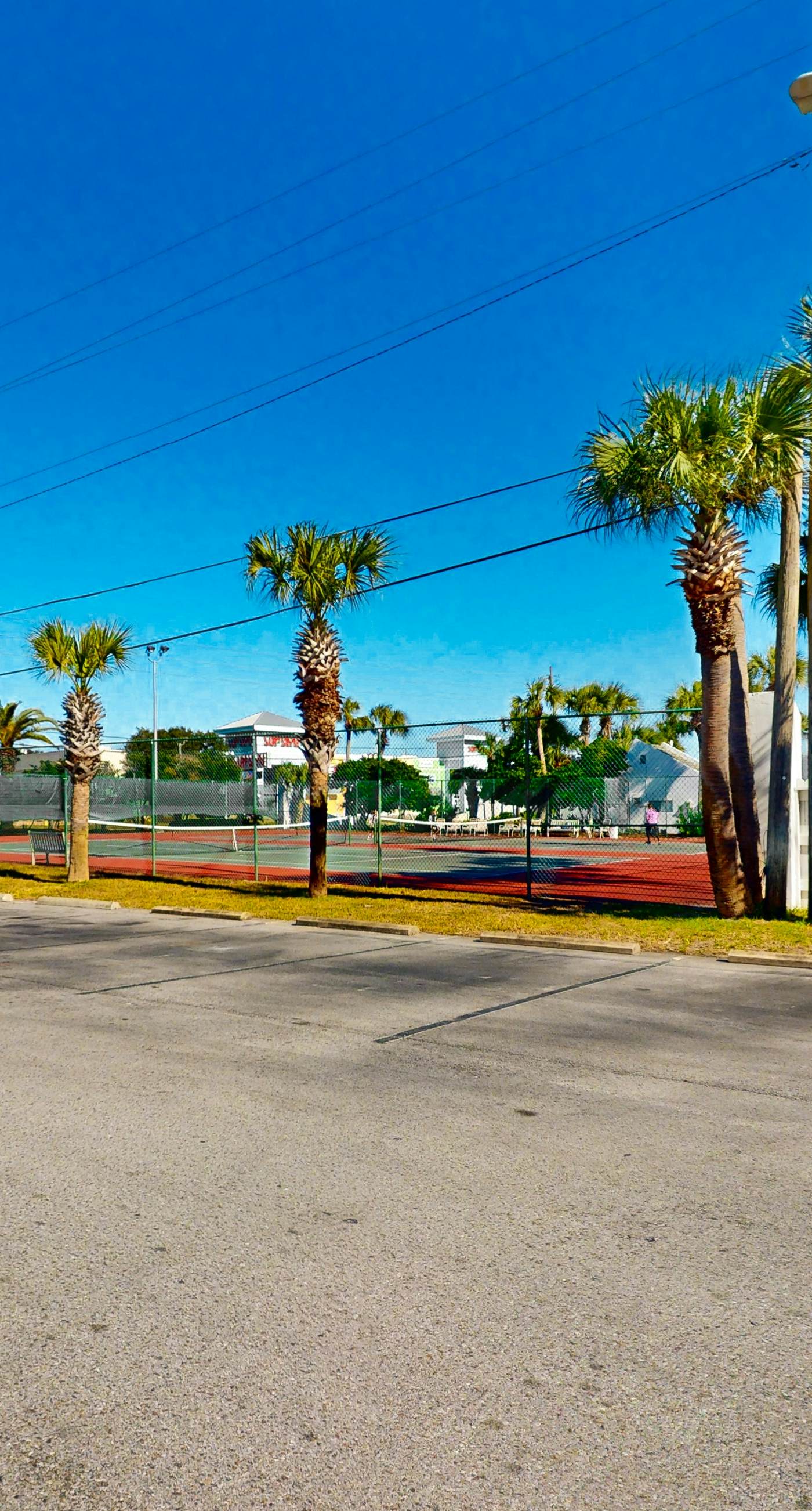 2nd Floor Open Condo, On-site restaurant w/ bar, Multiple pools