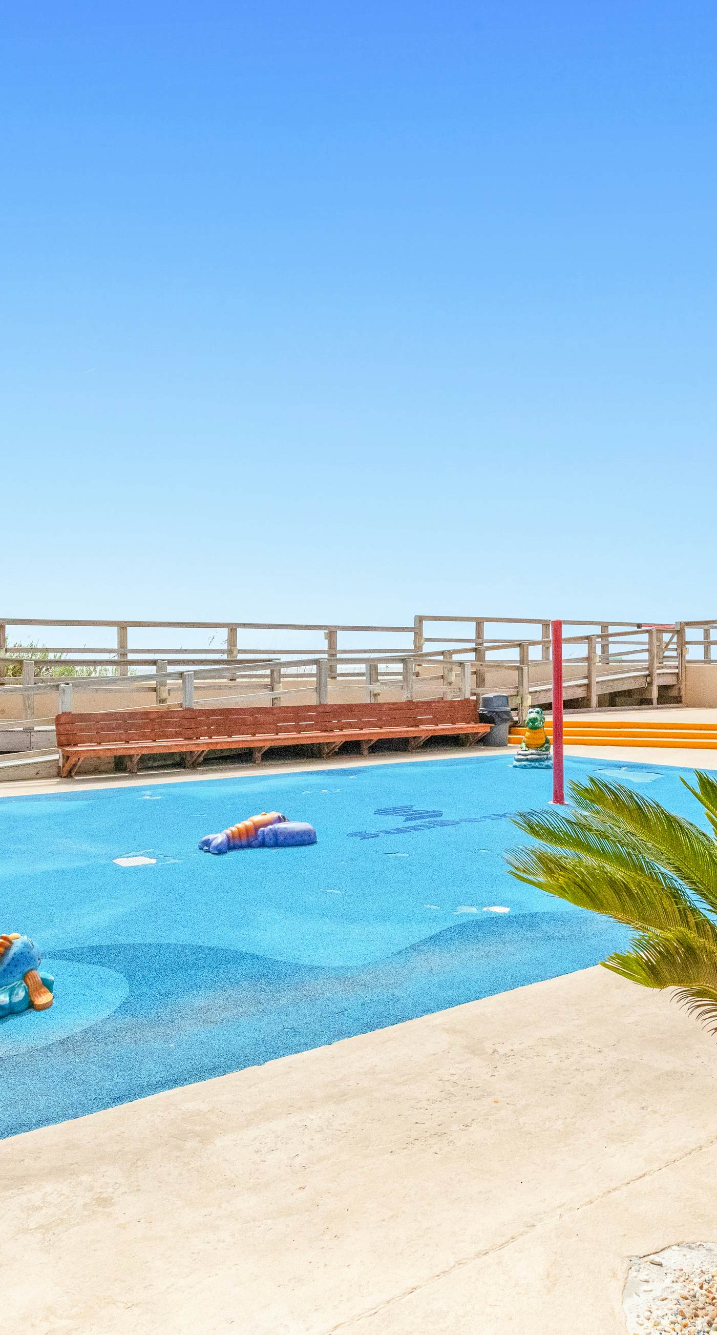 2nd Floor Open Condo, On-site restaurant w/ bar, Multiple pools