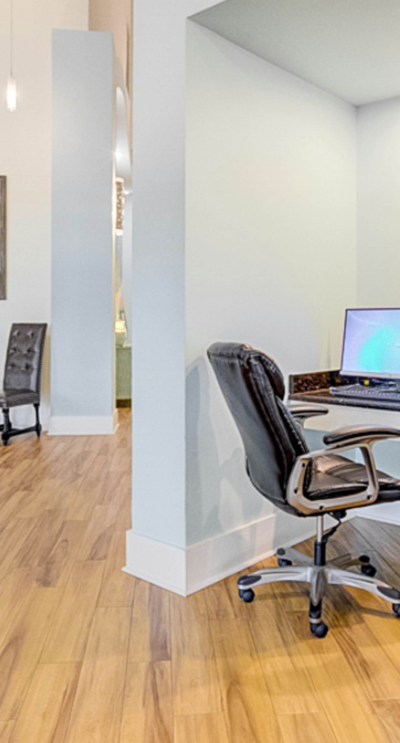 2nd Floor Open Condo, On-site restaurant w/ bar, Multiple pools