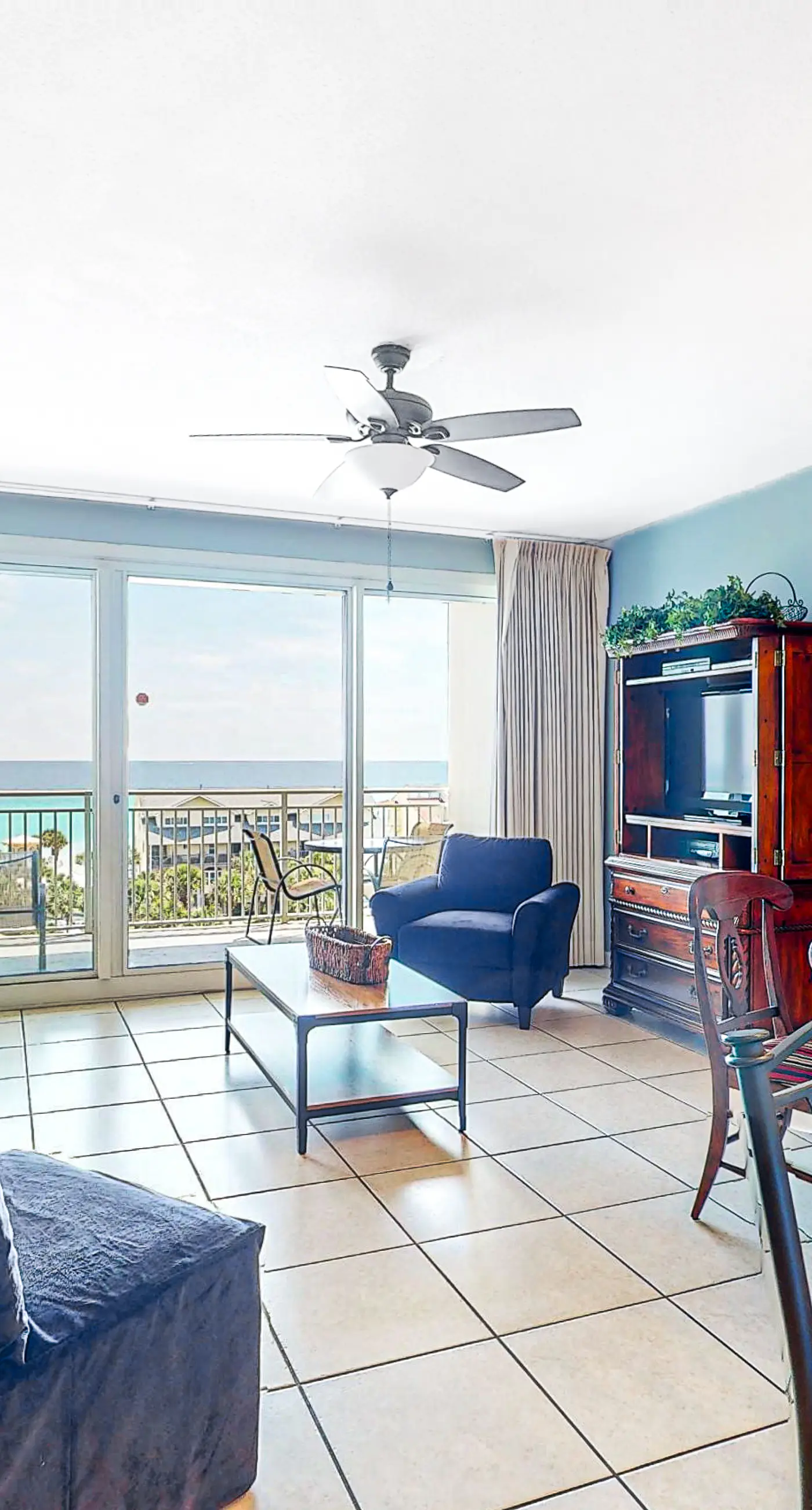 Cozy, family-friendly beach condo w/ a furnished balcony, shared pool, tennis