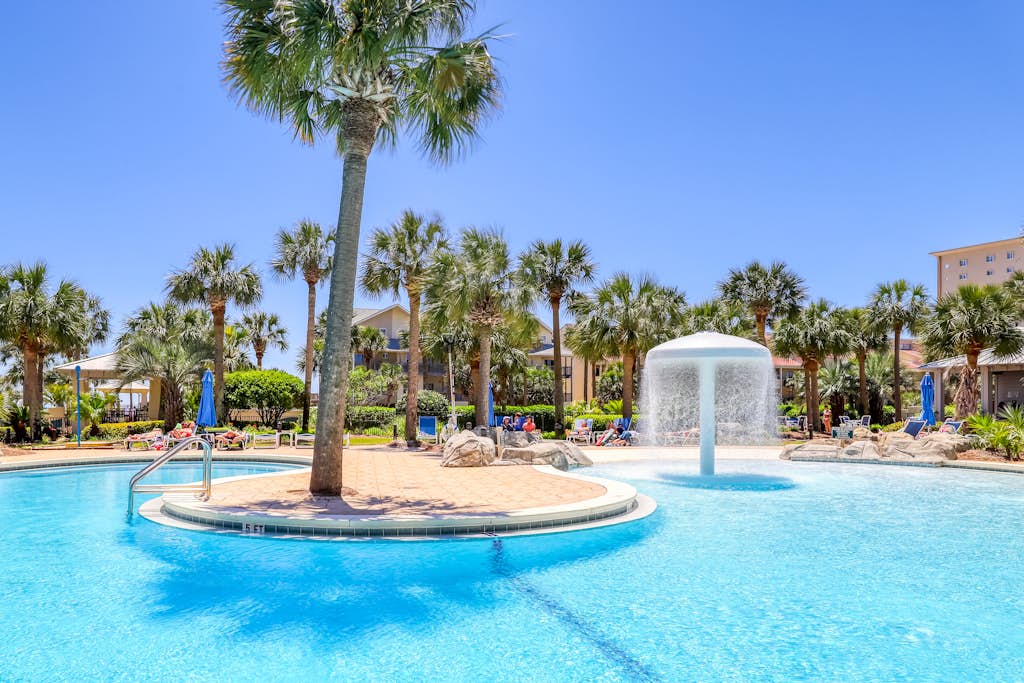 Cozy, family-friendly beach condo w/ a furnished balcony, shared pool, tennis