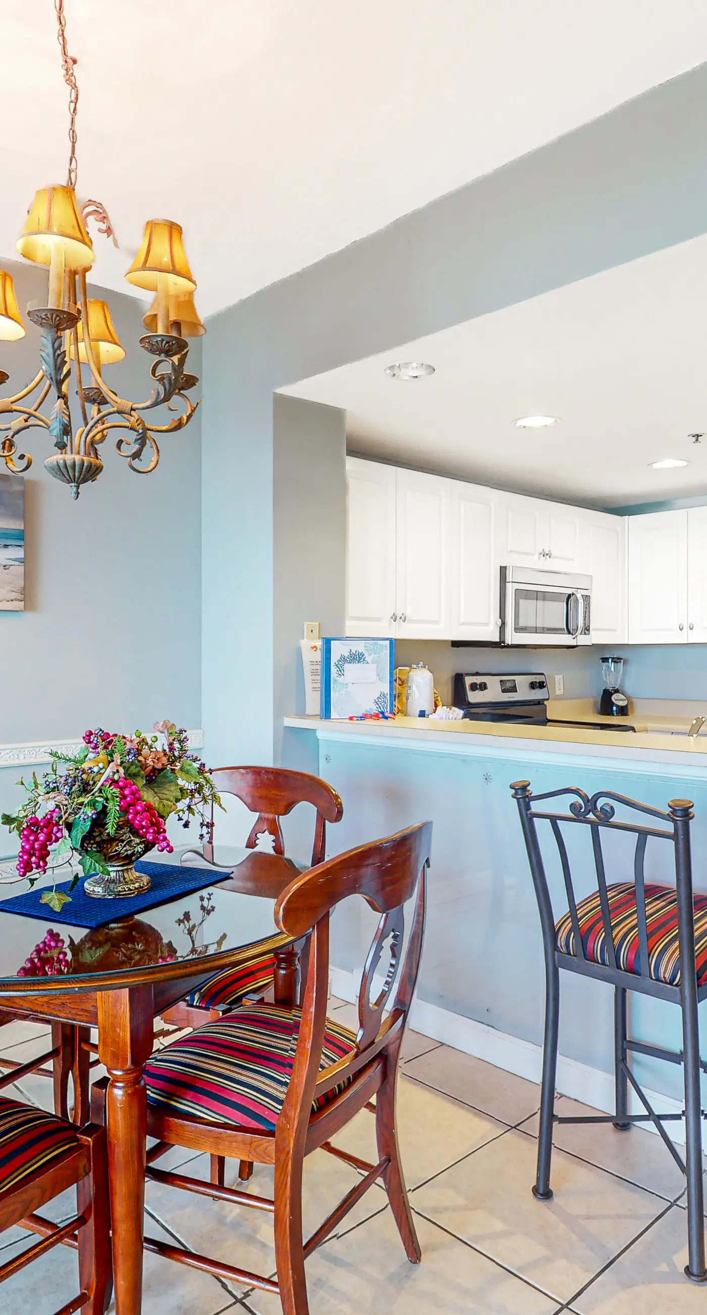 Cozy, family-friendly beach condo w/ a furnished balcony, shared pool, tennis