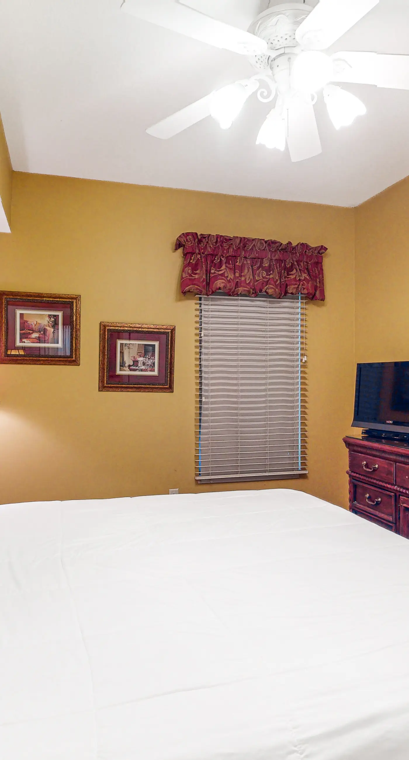 Cozy, family-friendly beach condo w/ a furnished balcony, shared pool, tennis