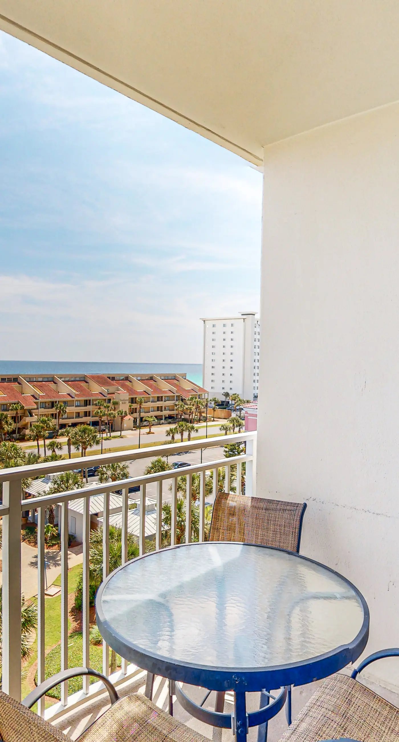 Cozy, family-friendly beach condo w/ a furnished balcony, shared pool, tennis
