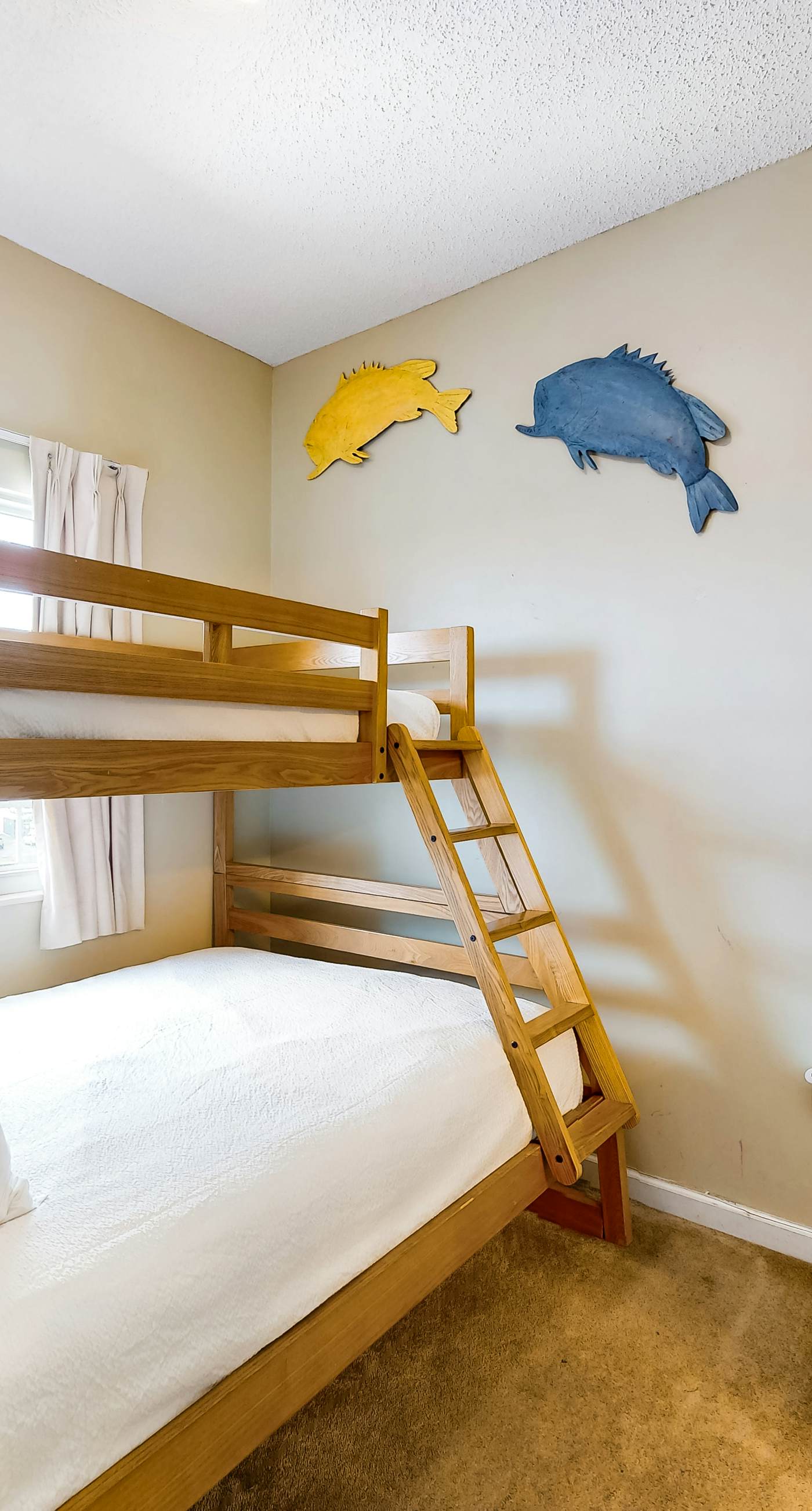 Cozy condo with Gulf-front balcony & great views - near shops & dining