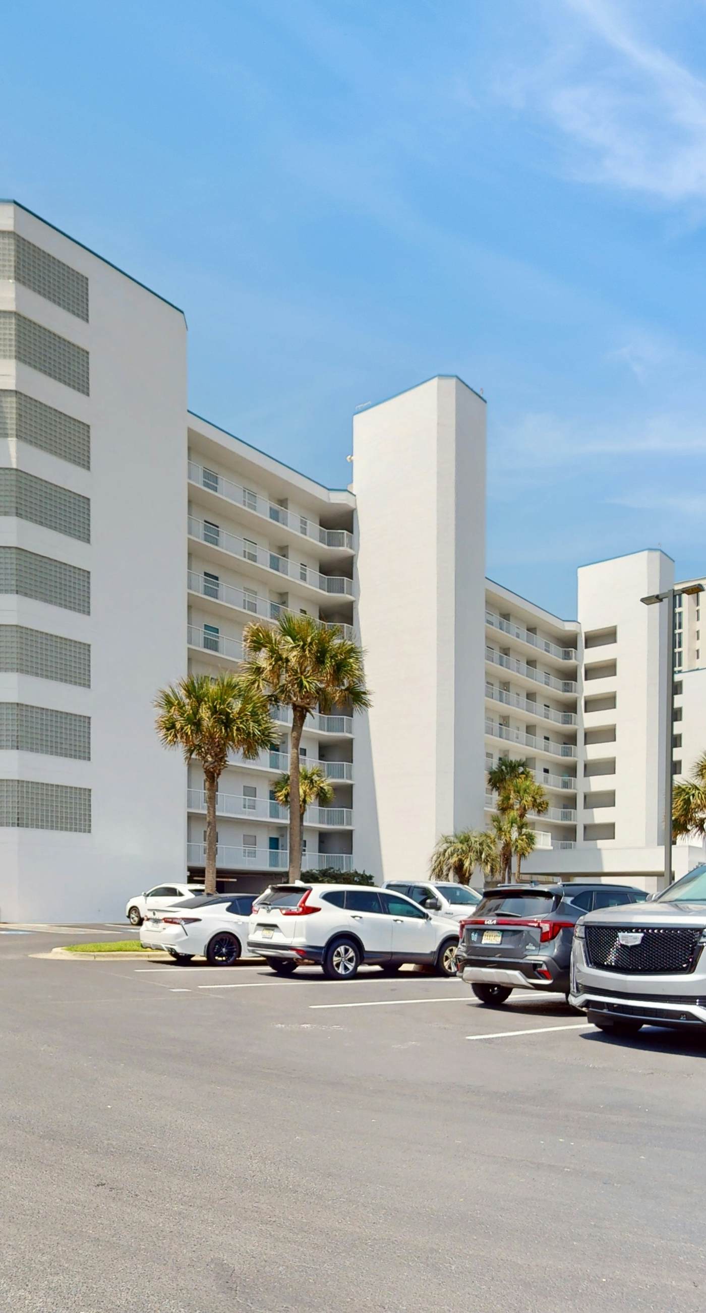 Cozy condo with Gulf-front balcony & great views - near shops & dining