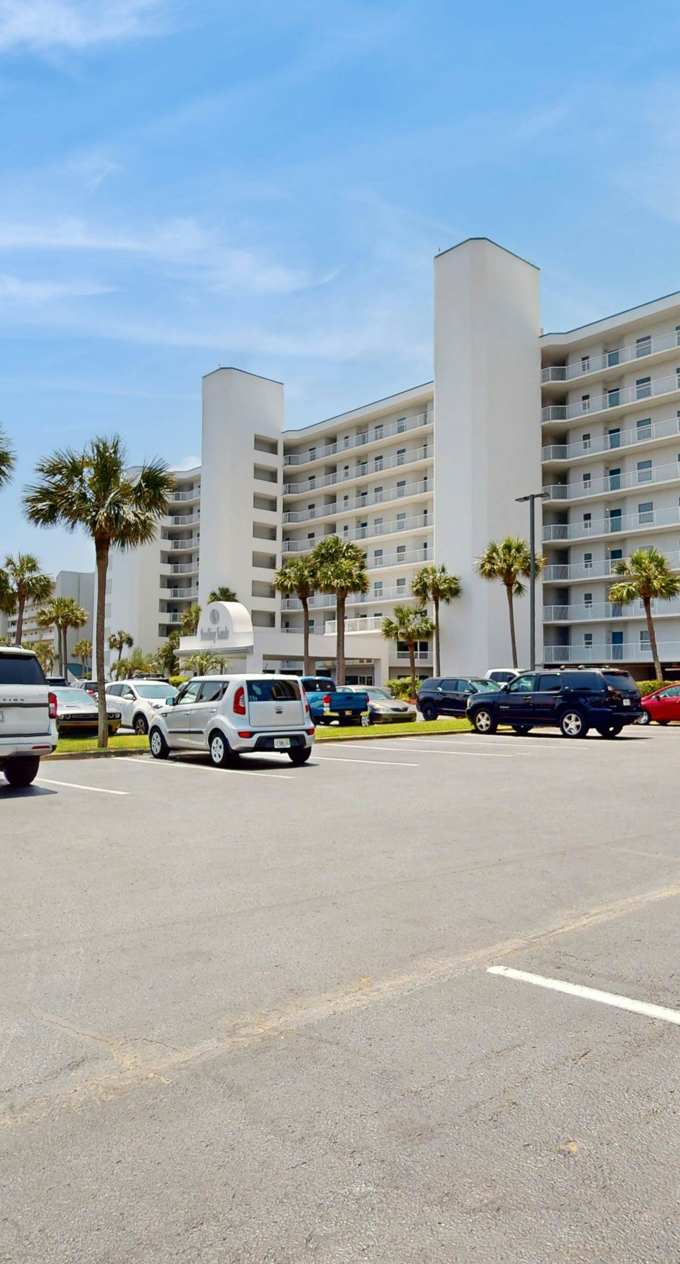 Cozy condo with Gulf-front balcony & great views - near shops & dining