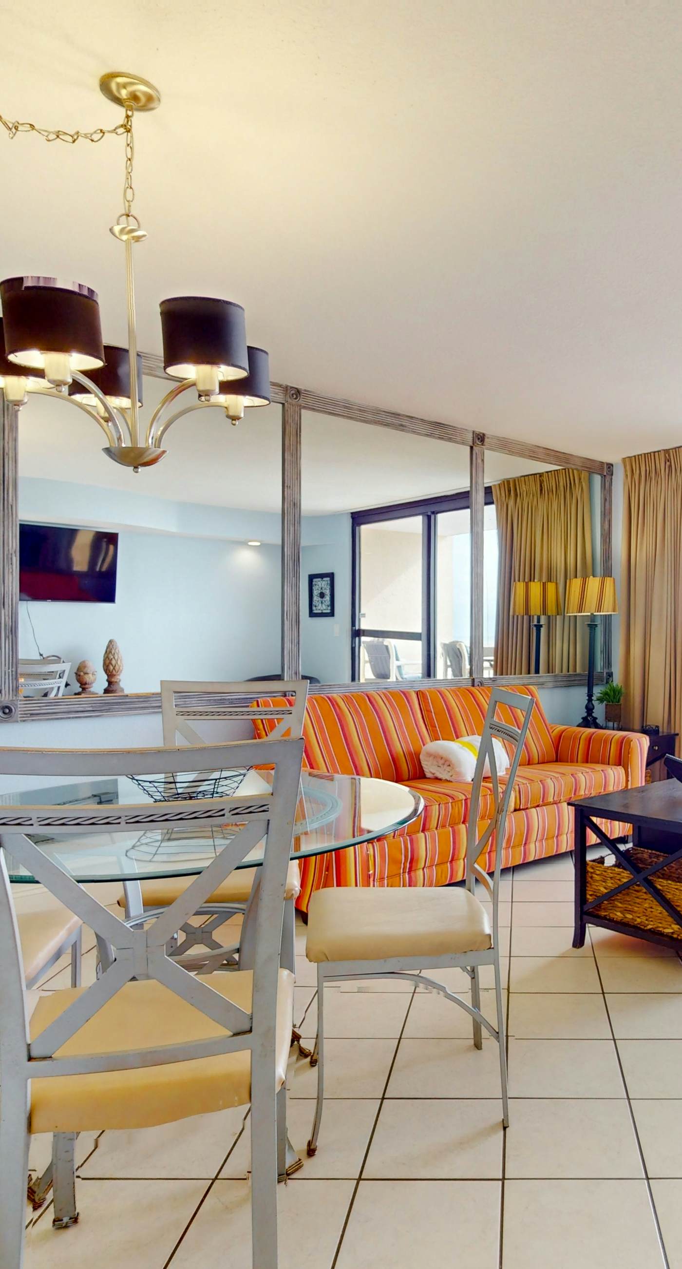 Gulf-Front Condo w/ Lovely Gulf View, Beach Access & Shared Pool/Hot Tub/Gym