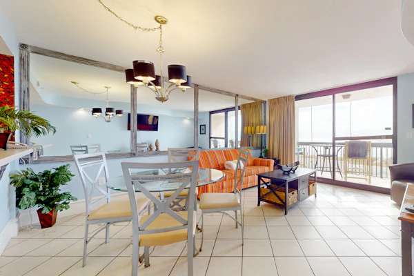 Gulf-Front Condo w/ Lovely Gulf View, Beach Access & Shared Pool/Hot Tub/Gym